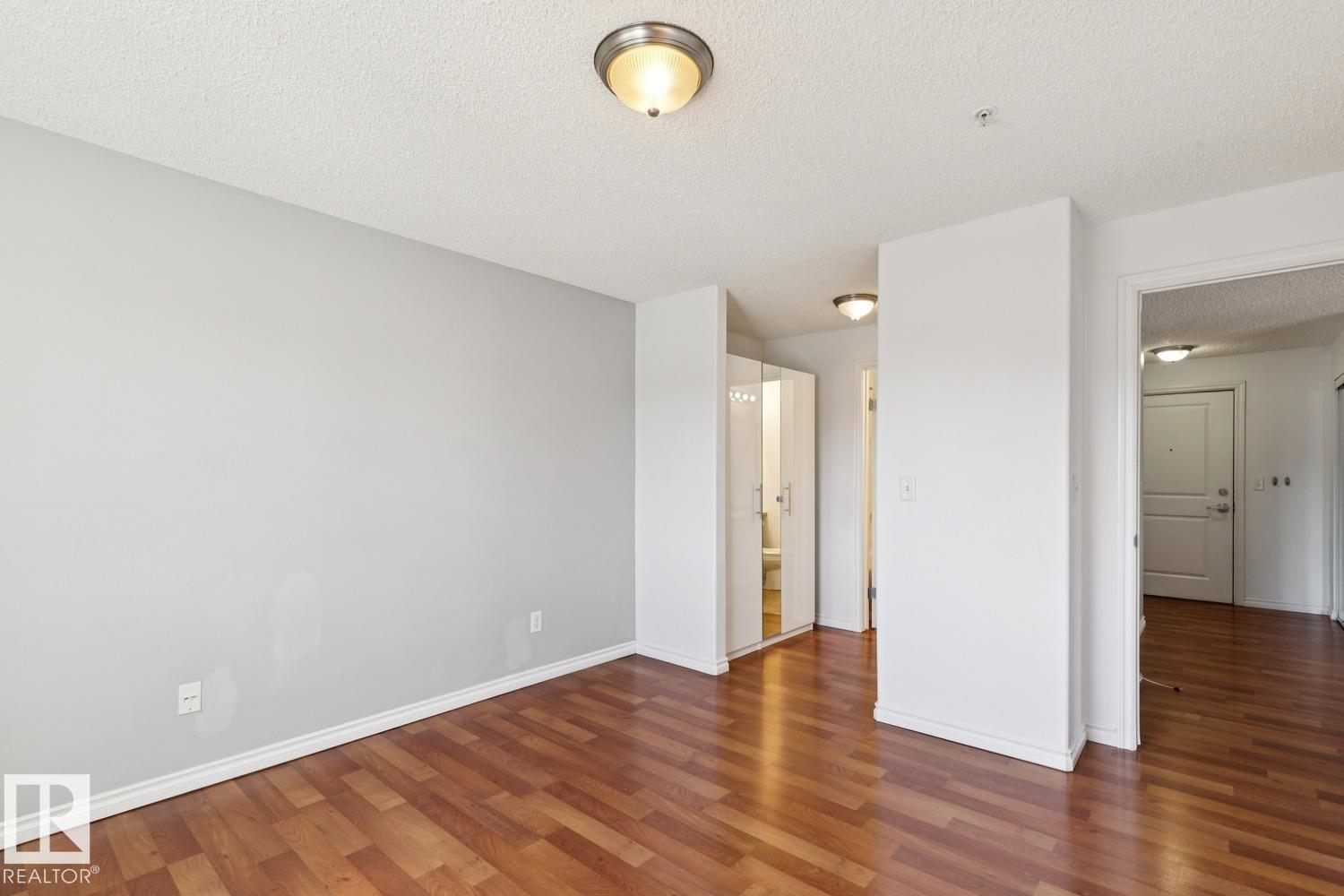 https://zimg.paragon.ice.com/ParagonImages/Property/PM/RAE/225393700/19/0/0/9110bc4655022b8b4589db21ead48629/1/ab156af97a592f932a41c789a6f04449/225393700-1c92004b-bbea-45e5-8634-bd9b7a86a943.JPG