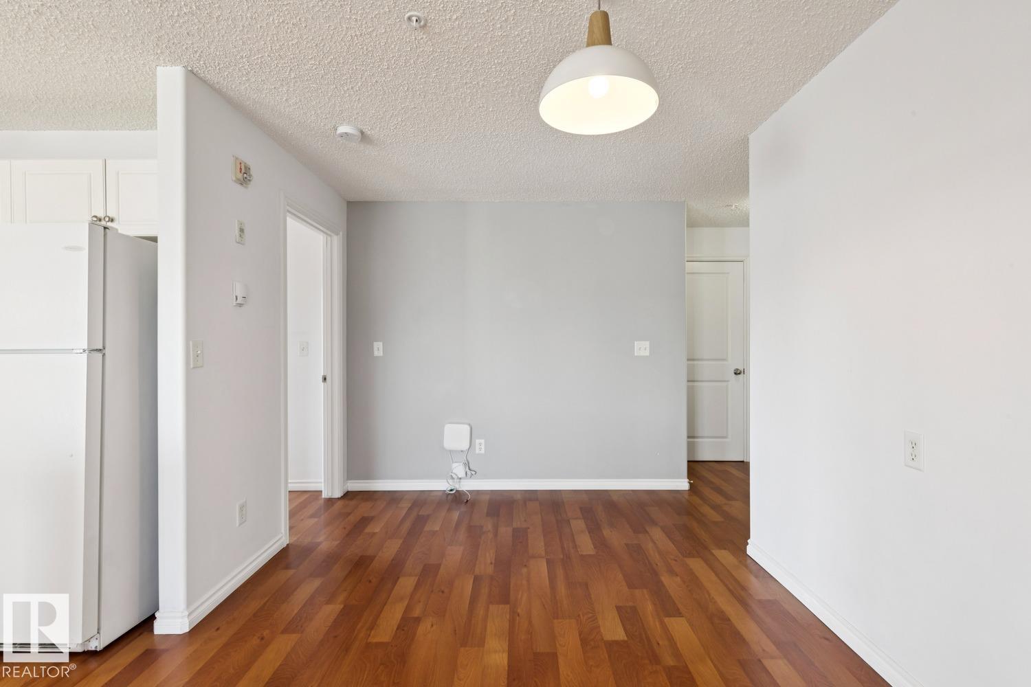 https://zimg.paragon.ice.com/ParagonImages/Property/PM/RAE/225393700/6/0/0/a2cd6516c911269117cbe9a663a8b8eb/1/ab156af97a592f932a41c789a6f04449/225393700-77612164-25d1-4c2d-9143-babce5d7c329.JPG