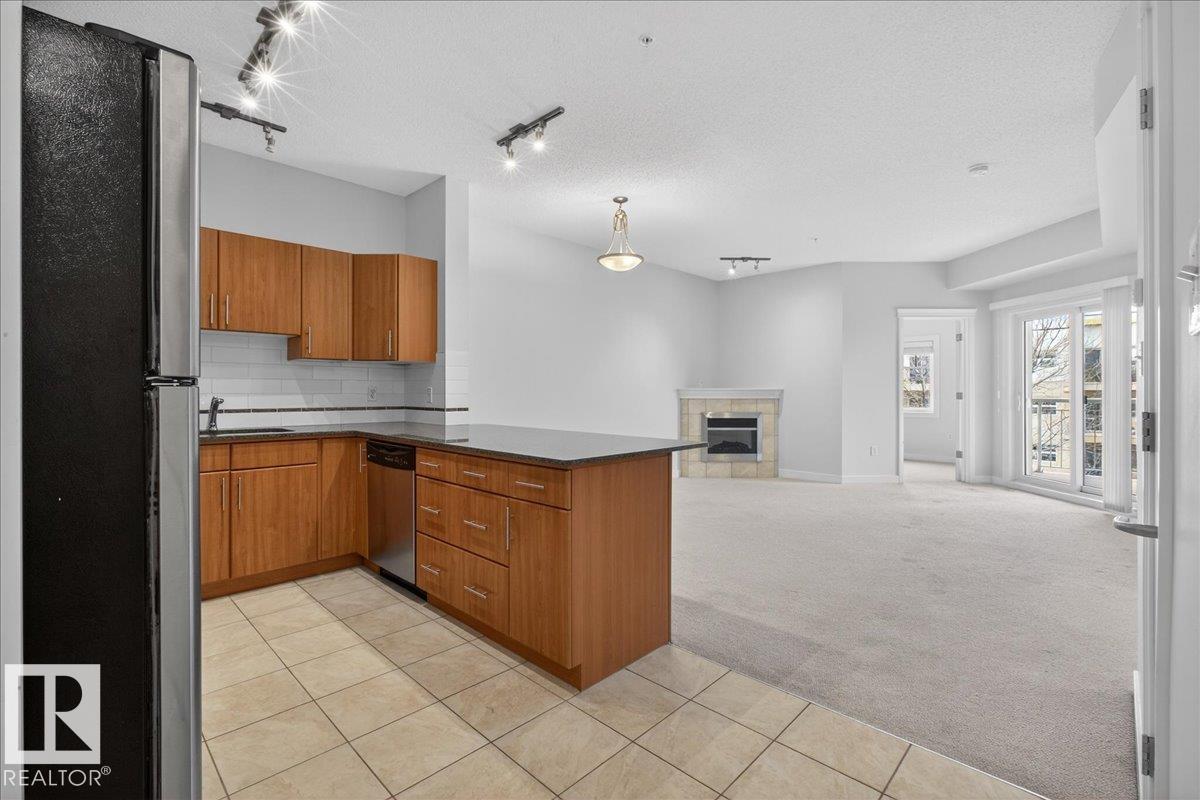 Photo 8 at 303 - 10333 112 Street NW, Wîhkwêntôwin, Edmonton