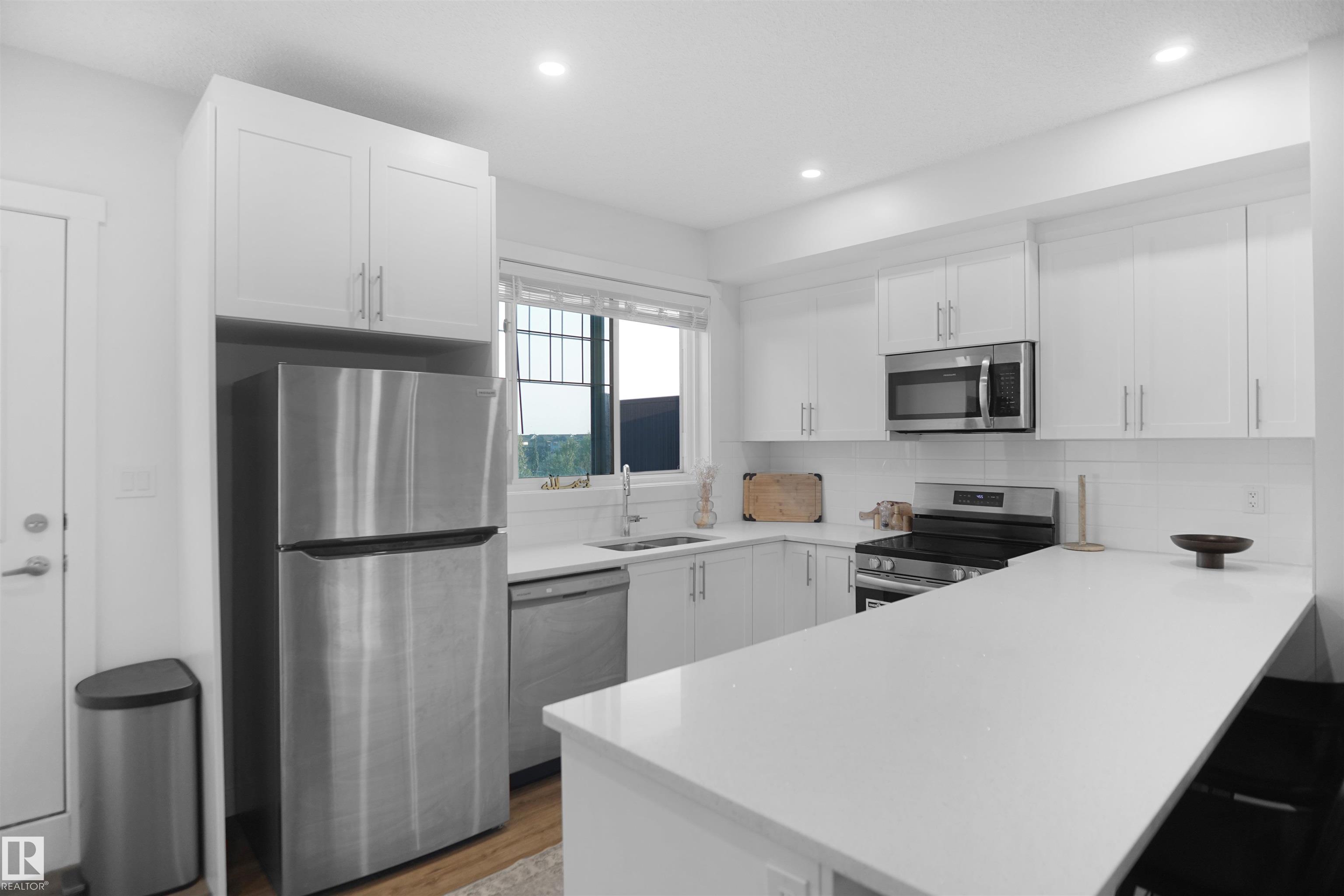 Photo 10 at 19 - 903 Crystallina Nera Way NW, Crystallina Nera West, Edmonton