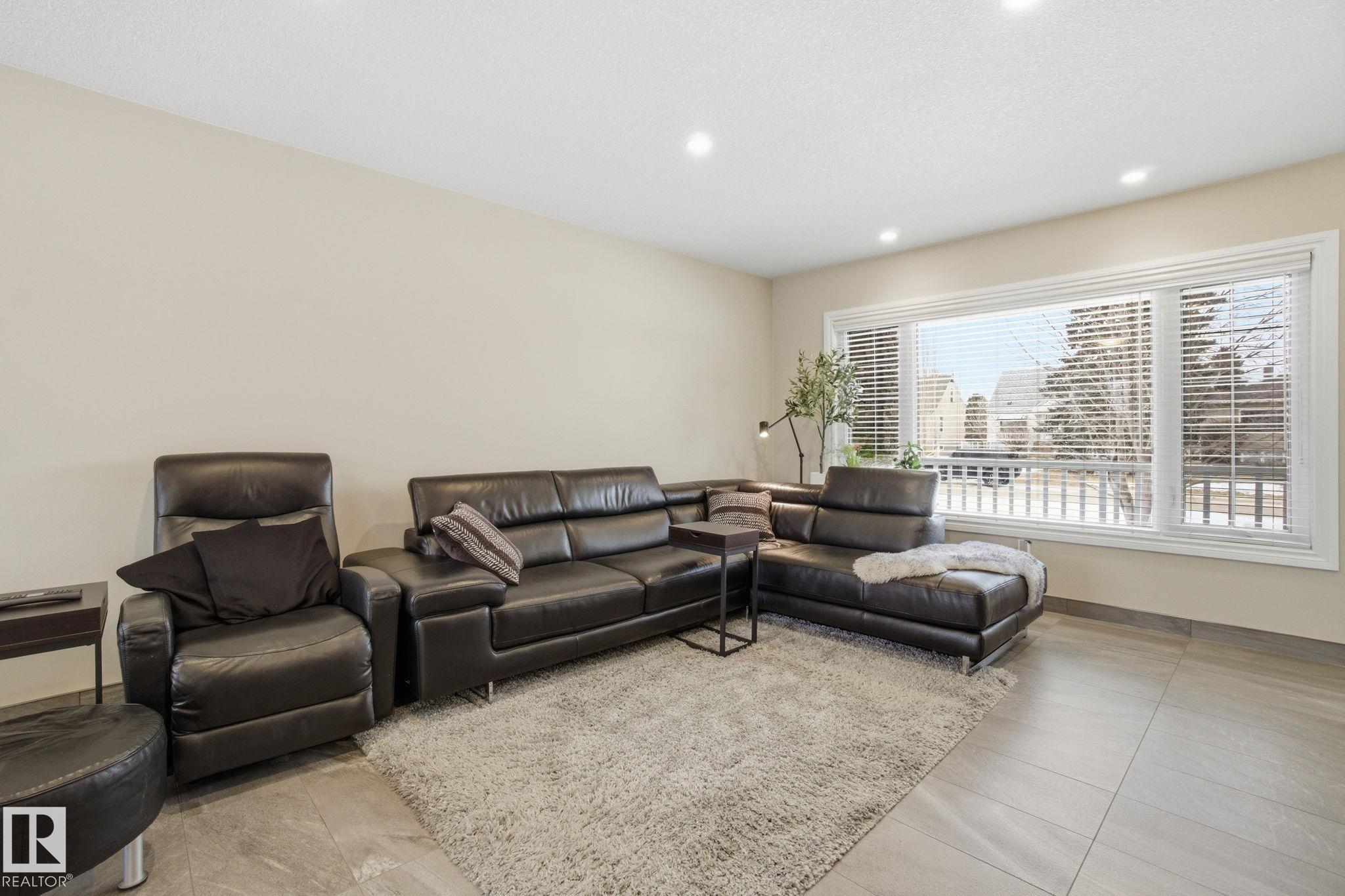 Photo 9 at 10962 118 Street NW, Queen Mary Park, Edmonton