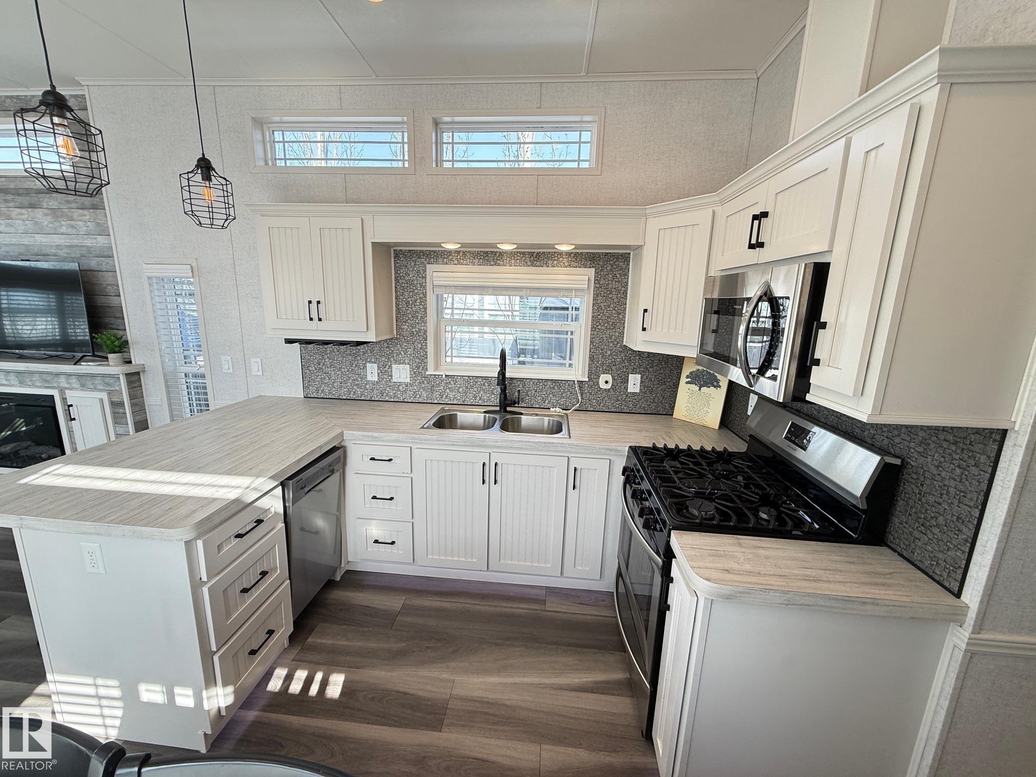 Photo 32 at 17 - 53509 Rge Road 60, Sunset Shores, Rural Parkland County