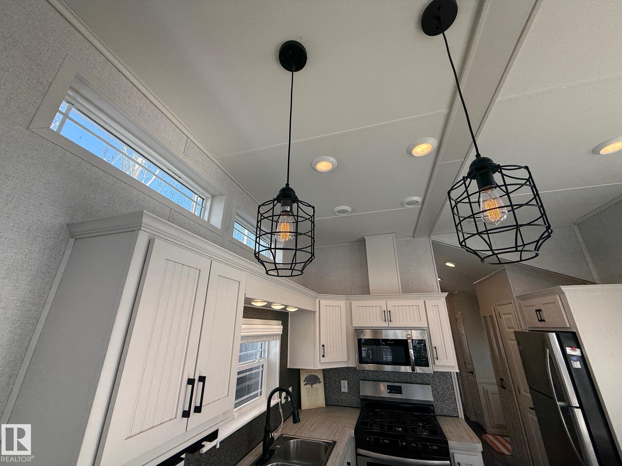 Photo 37 at 17 - 53509 Rge Road 60, Sunset Shores, Rural Parkland County