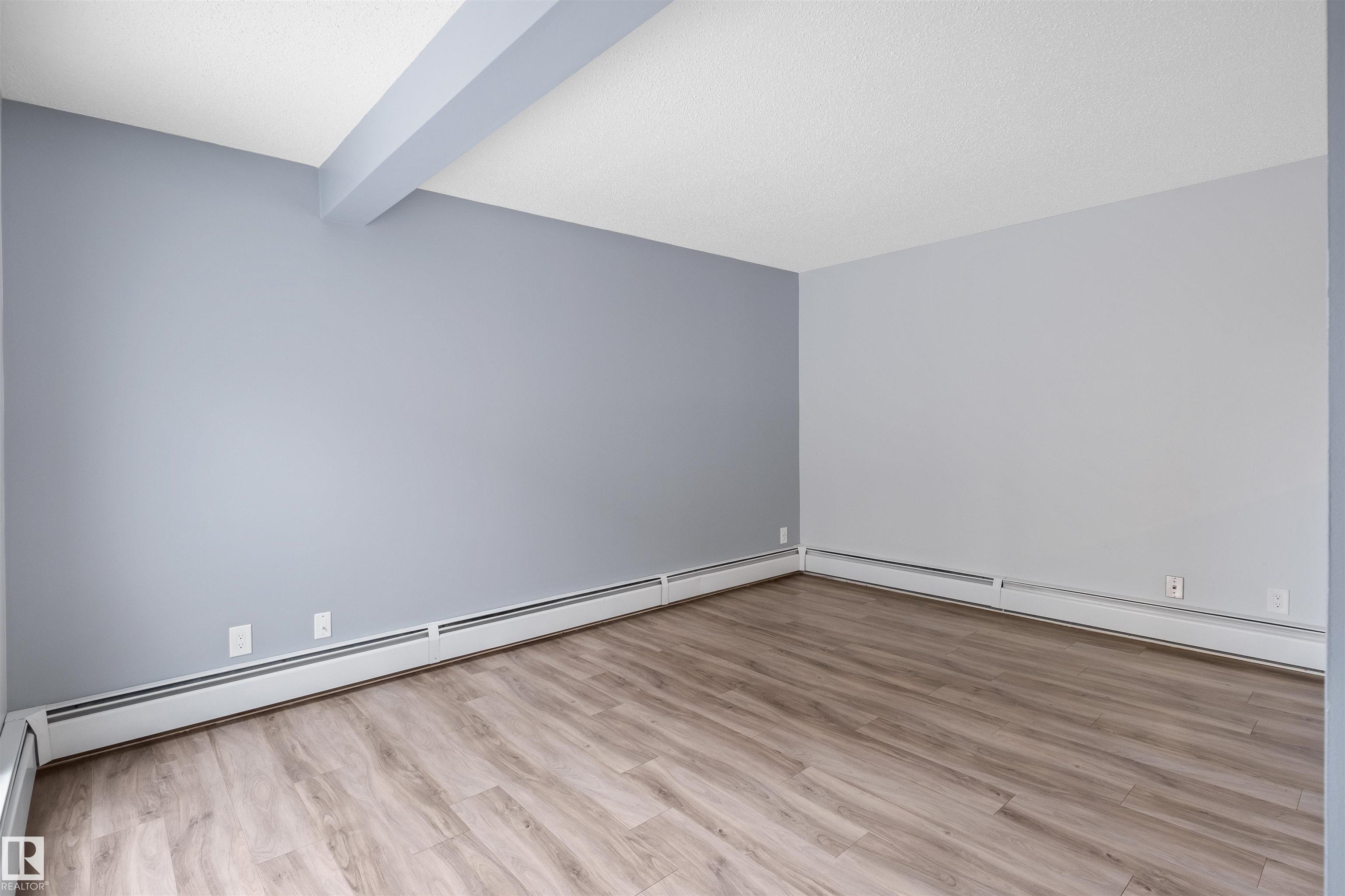 Photo 13 at 13 - 10032 113 Street NW, Wîhkwêntôwin, Edmonton