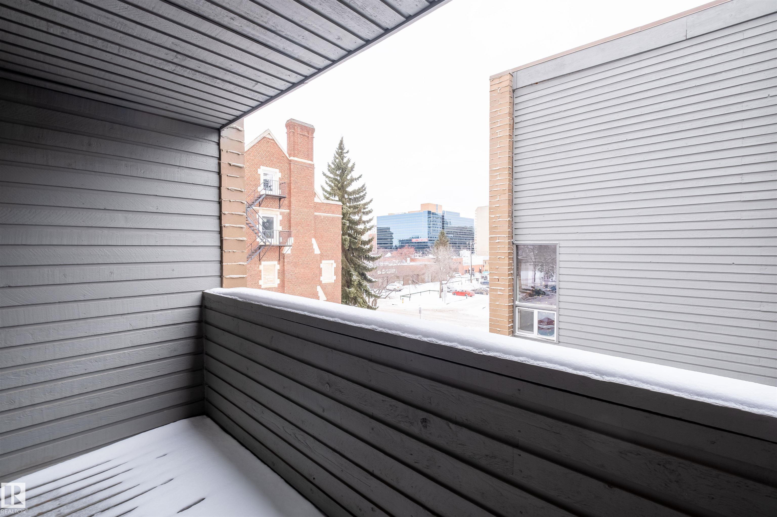 Photo 16 at 13 - 10032 113 Street NW, Wîhkwêntôwin, Edmonton