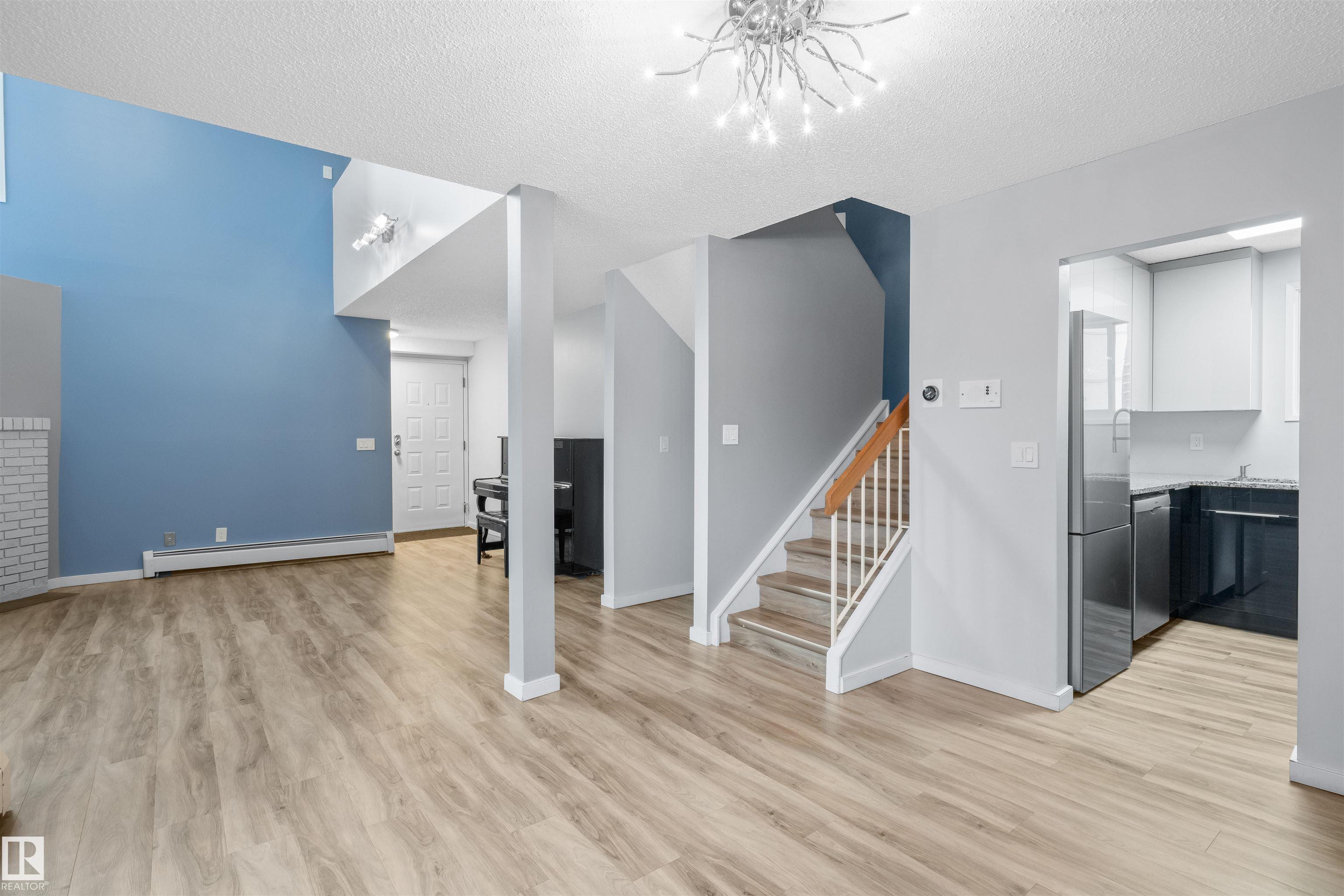 Photo 8 at 13 - 10032 113 Street NW, Wîhkwêntôwin, Edmonton