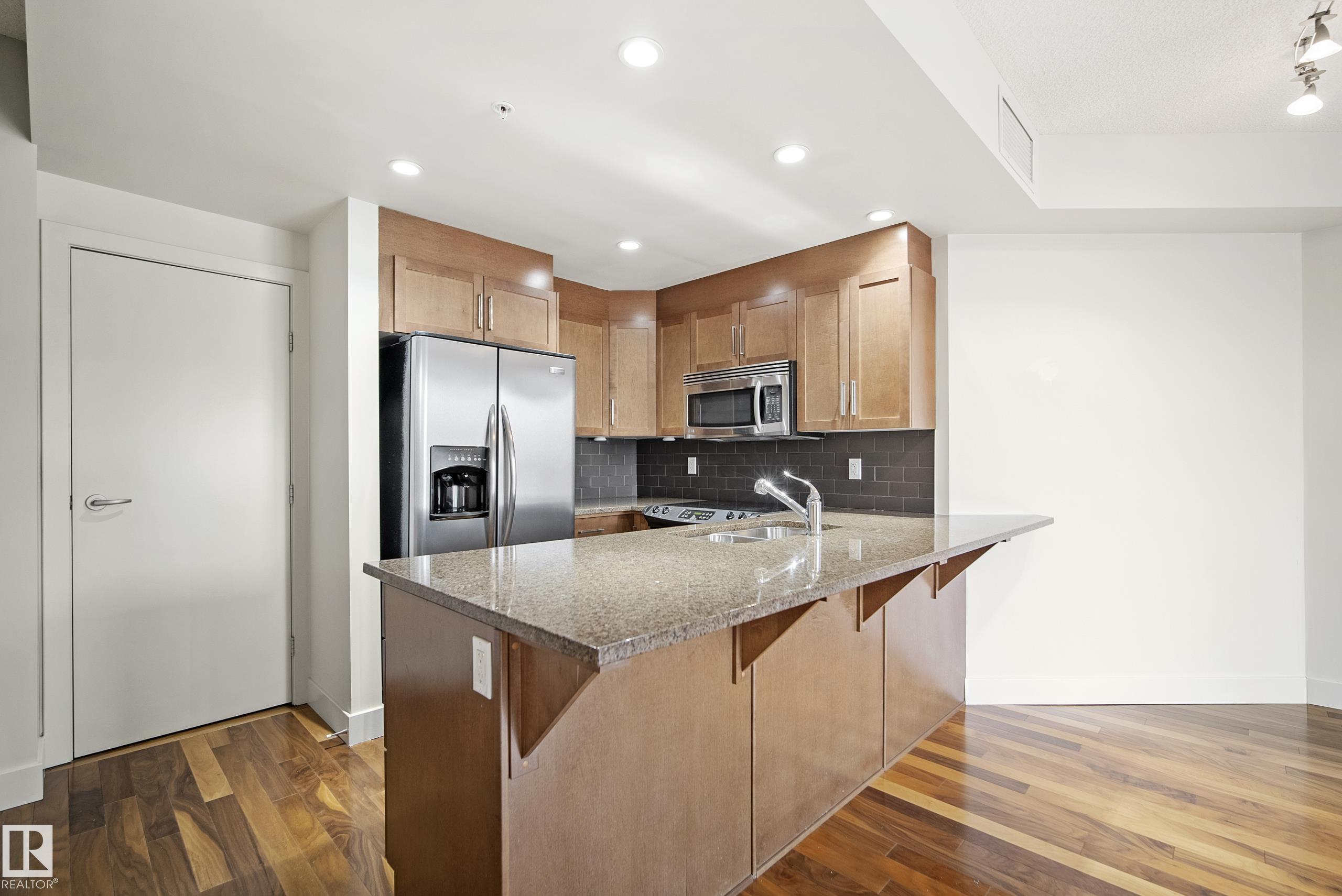 Picture for #401 11933 JASPER AV NW