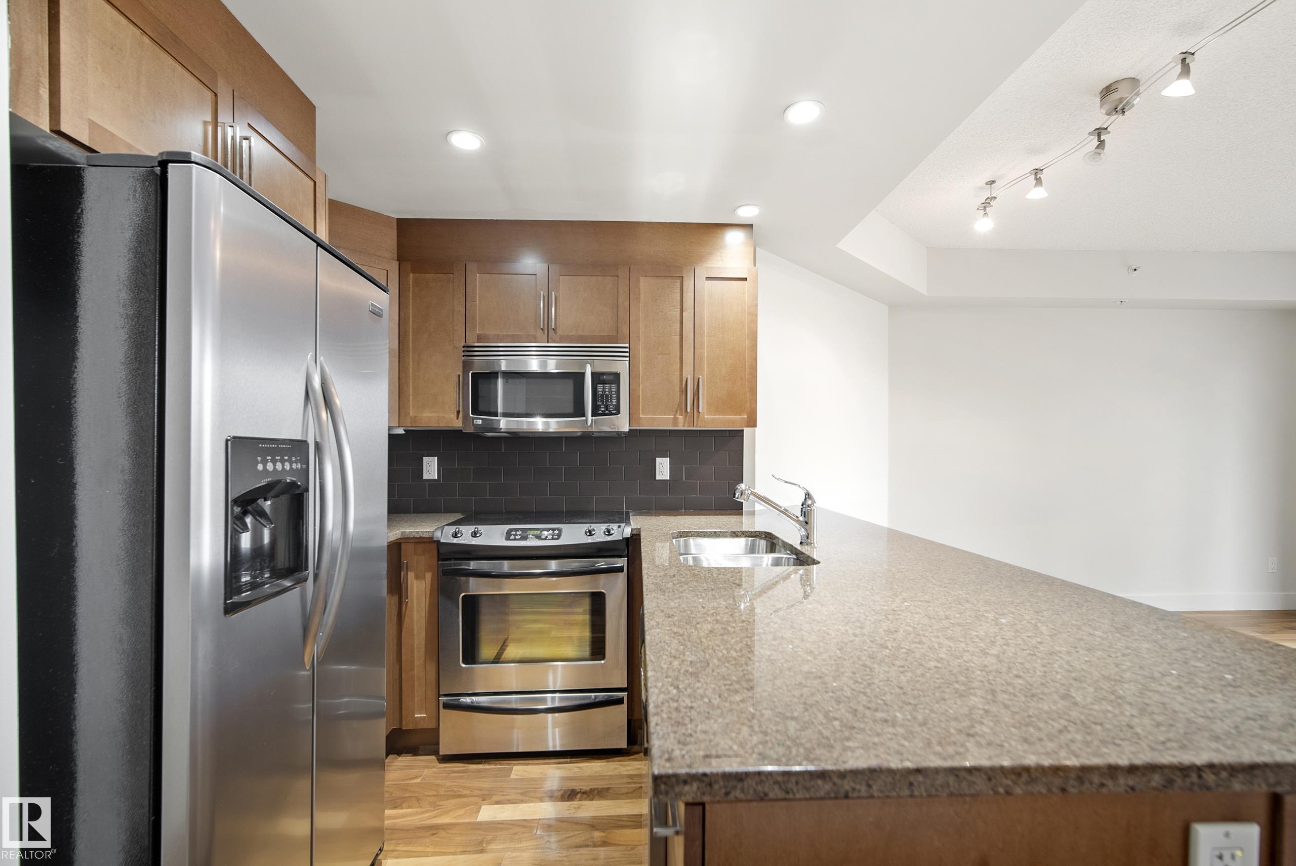 401 - 11933 Jasper Avenue NW, Wîhkwêntôwin, Edmonton