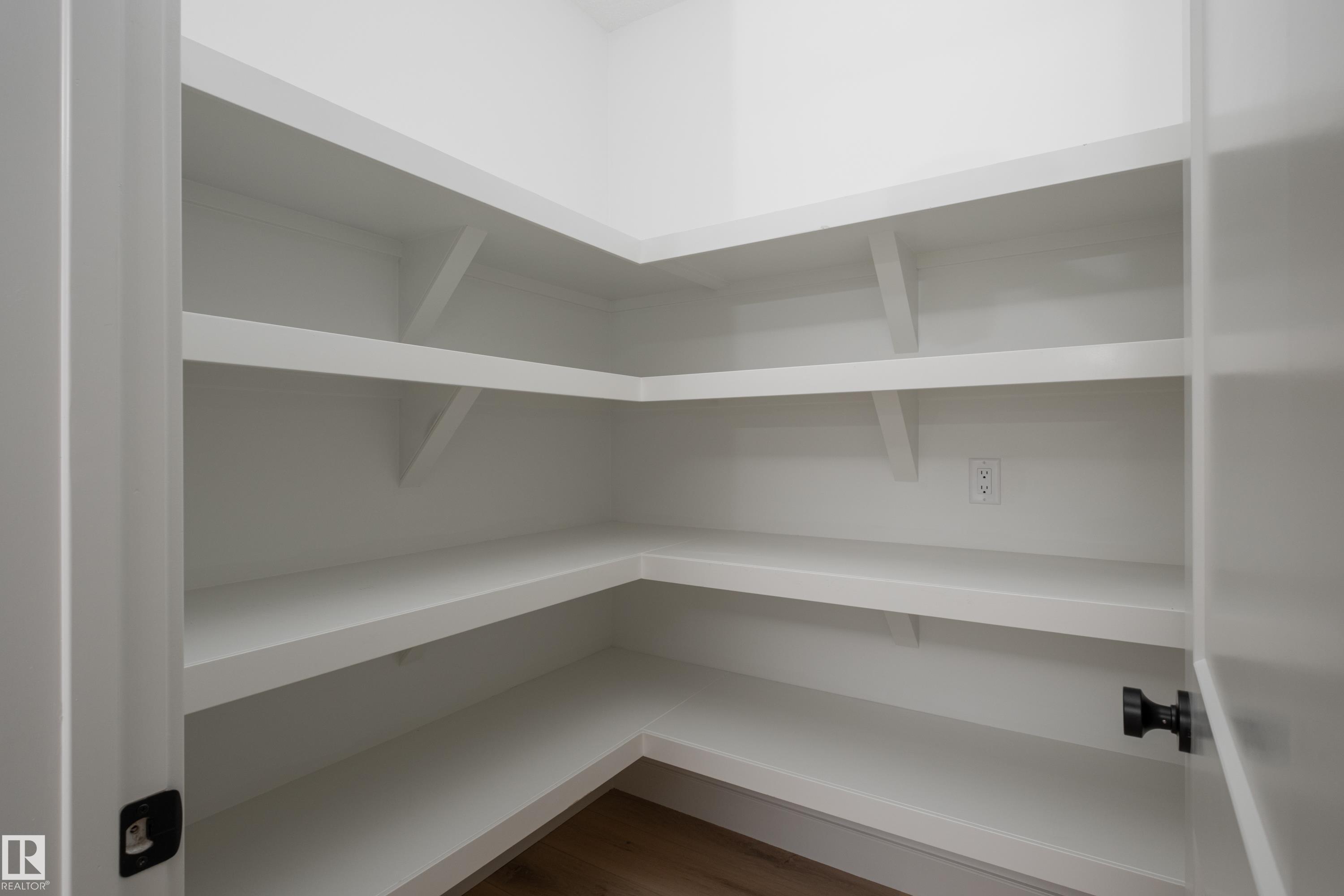 Photo 12 at 21 Sydwyck Circle, Fenwyck, Spruce Grove