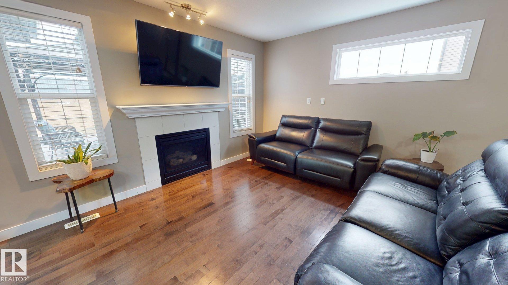 Picture for 3885 GALLINGER LO NW