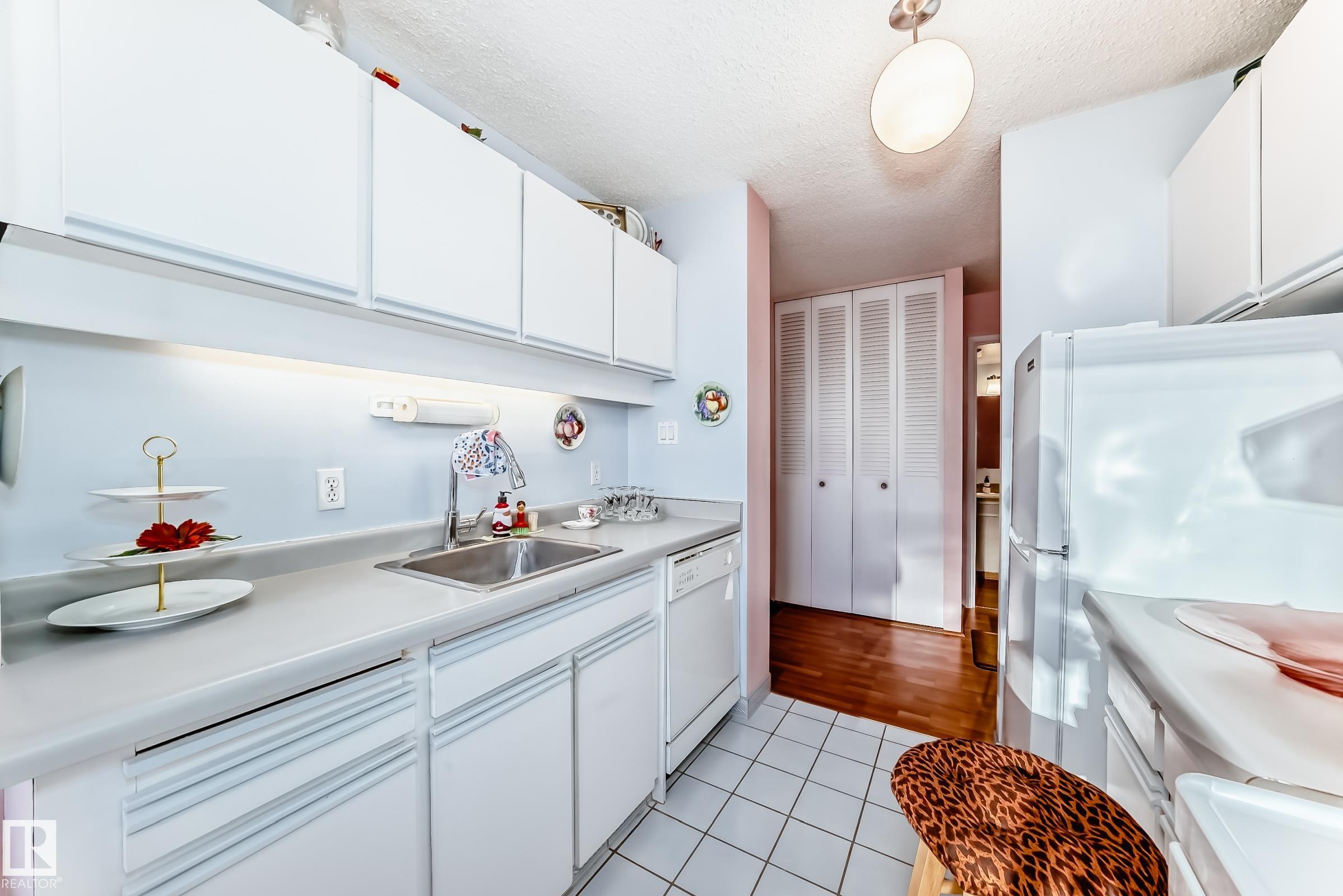 Photo 9 at 1107 - 12141 Jasper Avenue NW, Wîhkwêntôwin, Edmonton