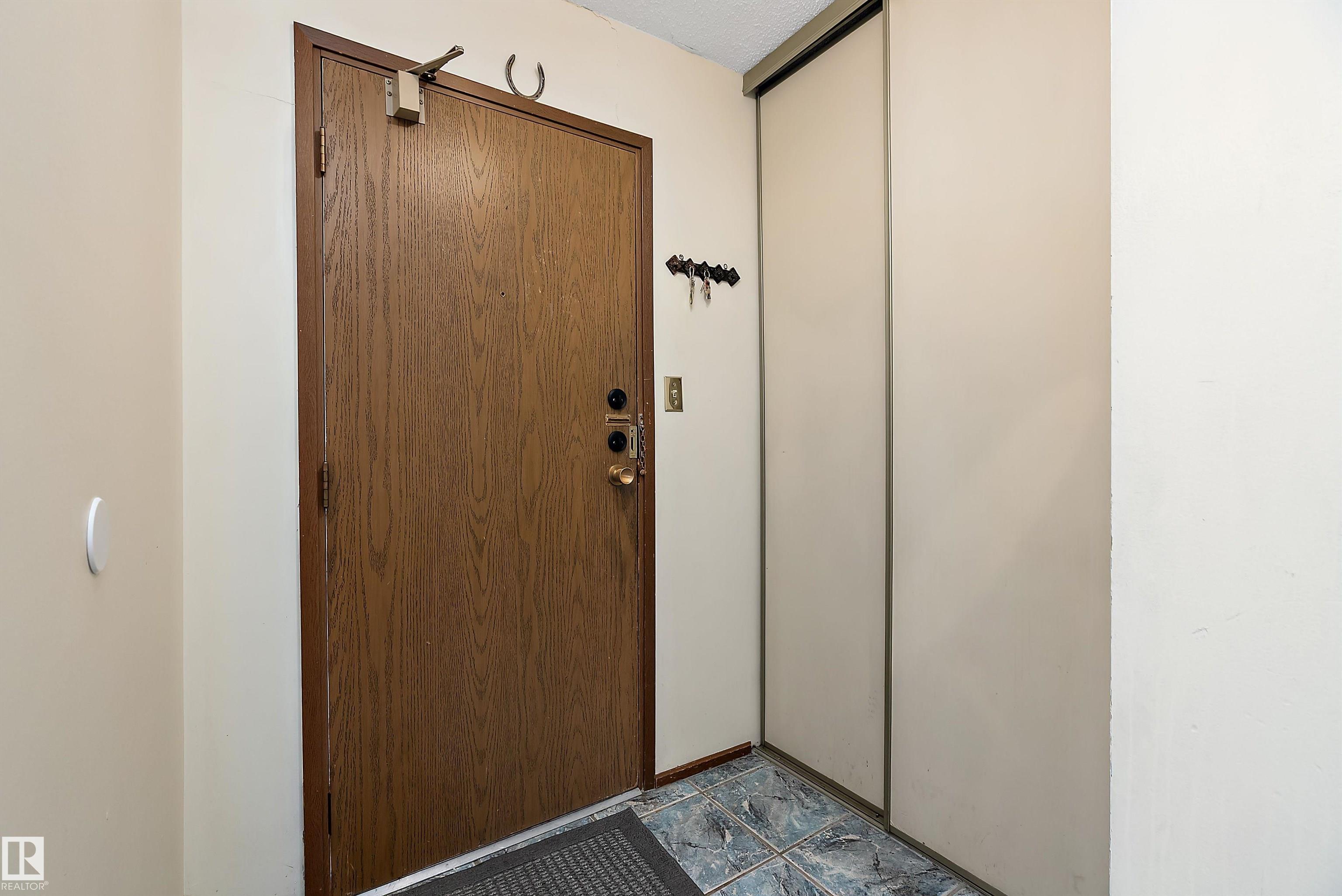 401 - 10335 118 Street NW, Wîhkwêntôwin, Edmonton