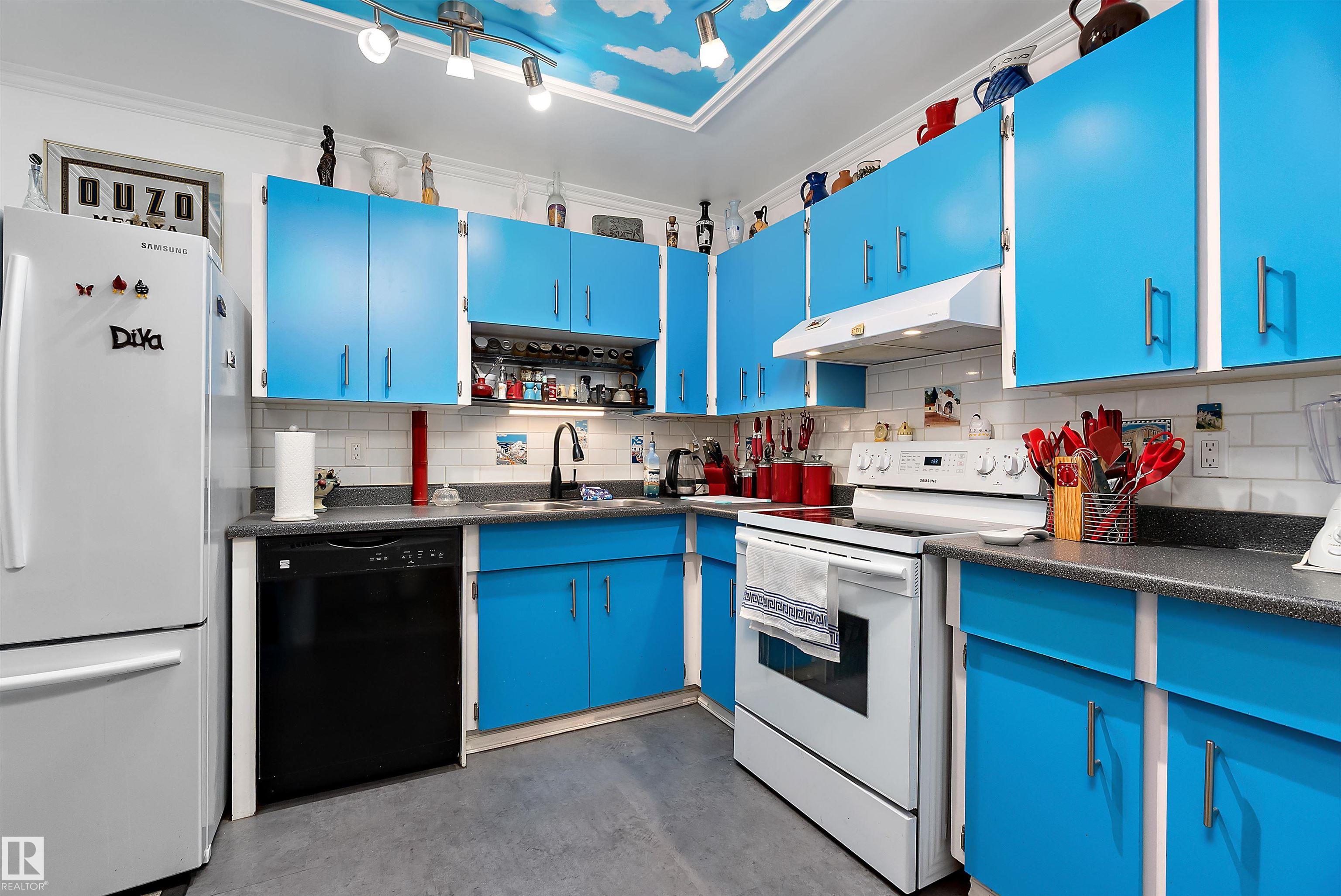 Photo 6 at 401 - 10335 118 Street NW, Wîhkwêntôwin, Edmonton