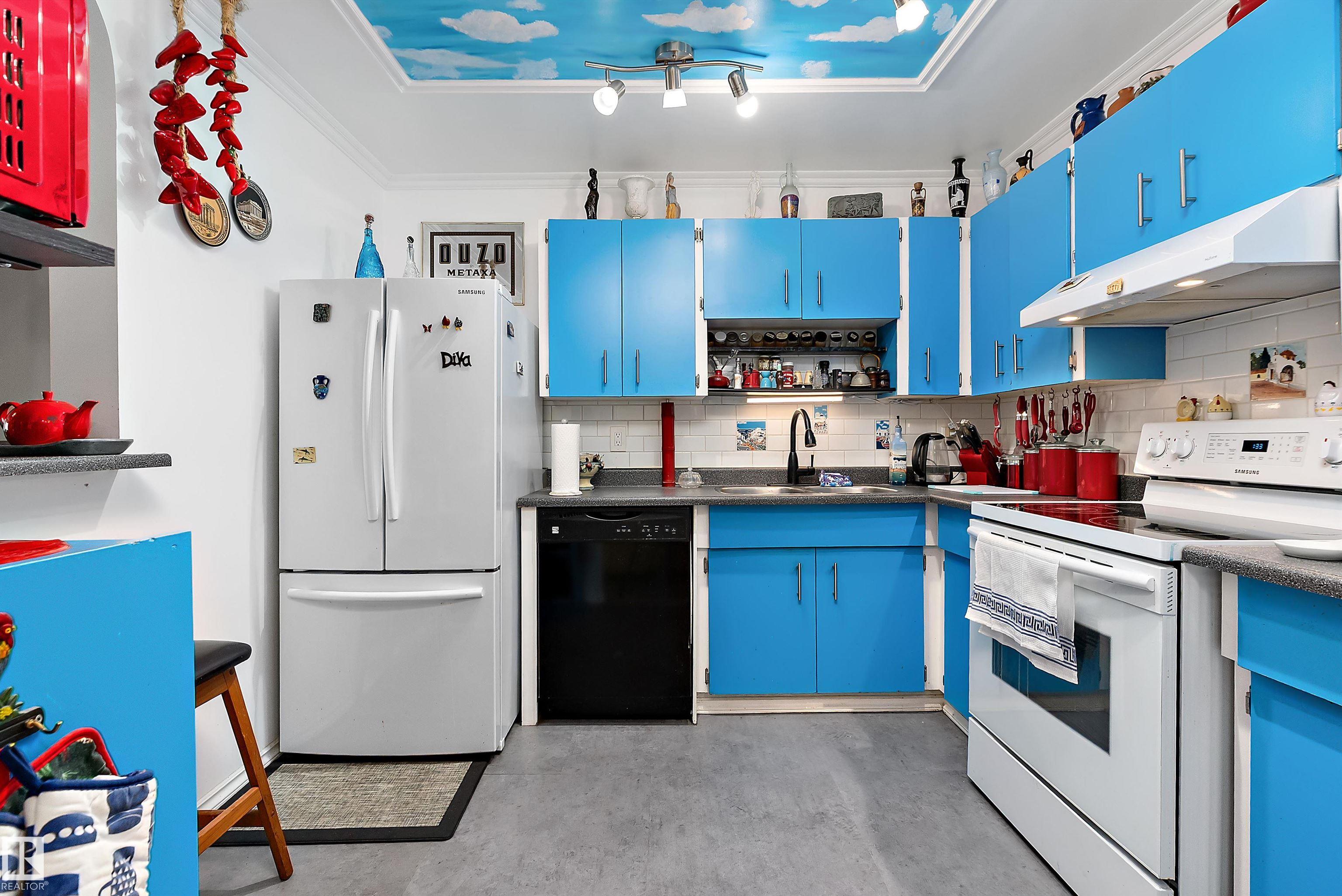 Photo 7 at 401 - 10335 118 Street NW, Wîhkwêntôwin, Edmonton