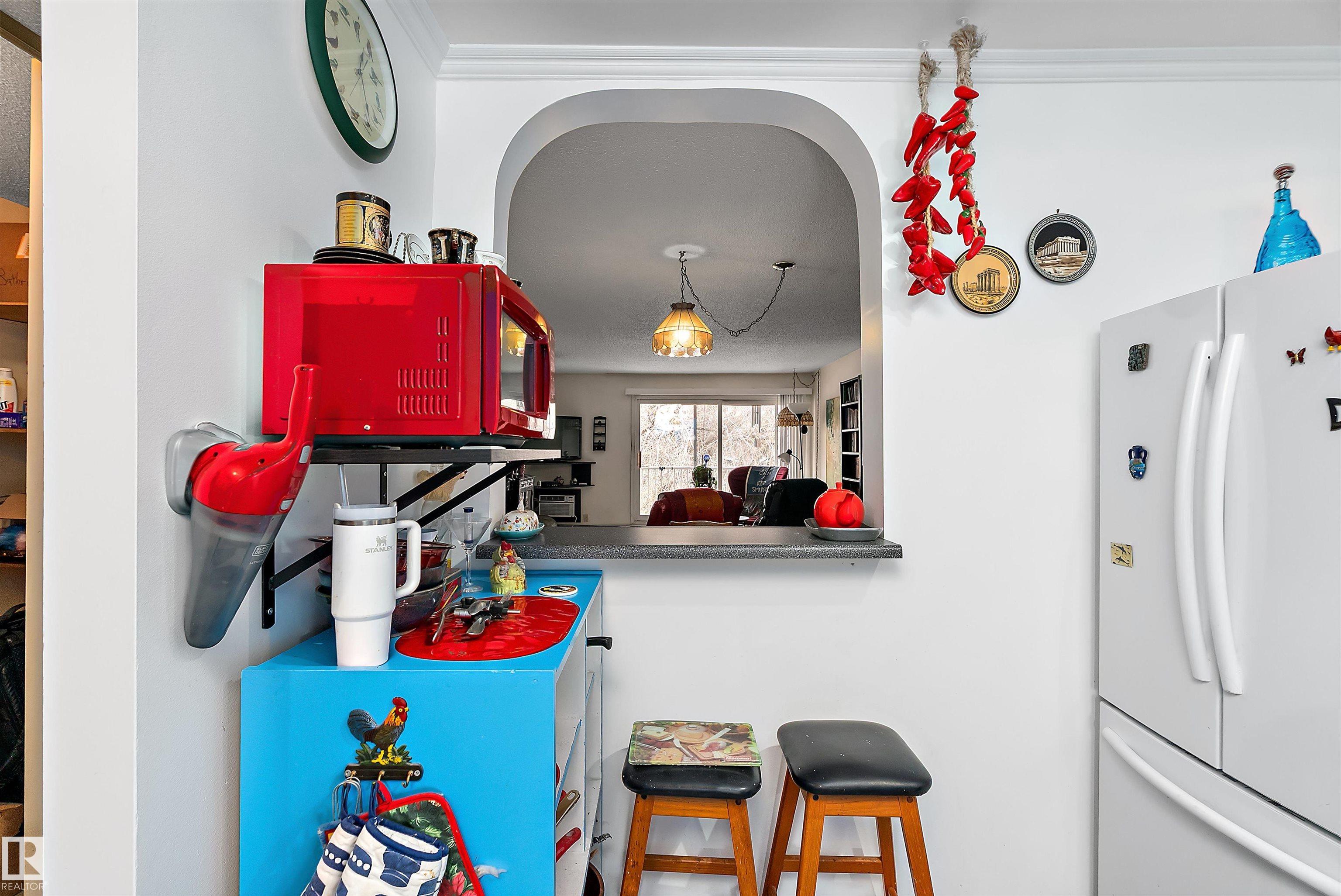 Photo 10 at 401 - 10335 118 Street NW, Wîhkwêntôwin, Edmonton