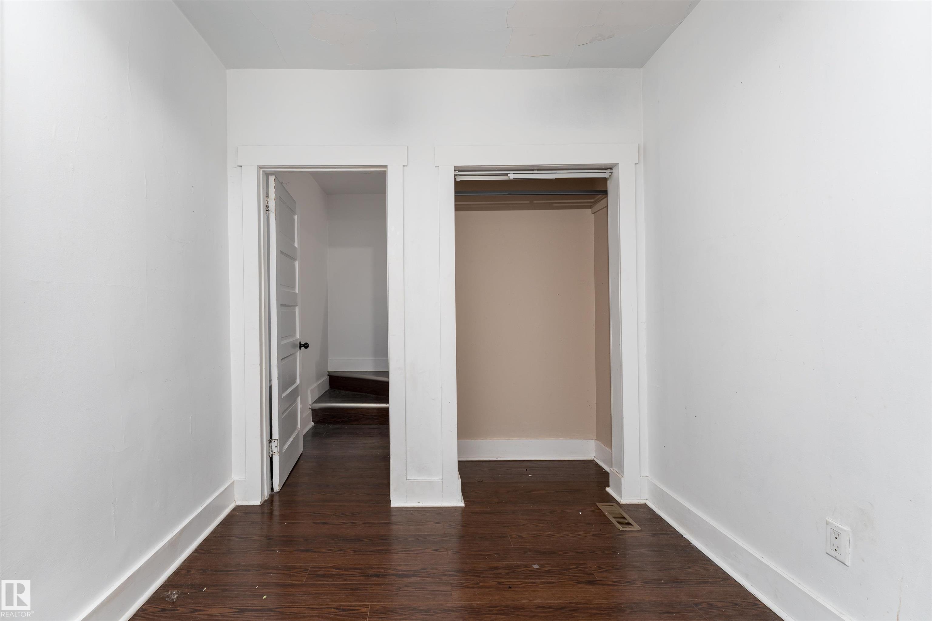 https://zimg.paragon.ice.com/ParagonImages/Property/PM/RAE/225393949/13/0/0/a0db8bd9b07e7ca6399185d071809d83/1/5d70e85de7c93f2c105e9f71a1d505ab/225393949-0EC221E6-6AD1-4EDB-888C-A12E101797B8.JPG