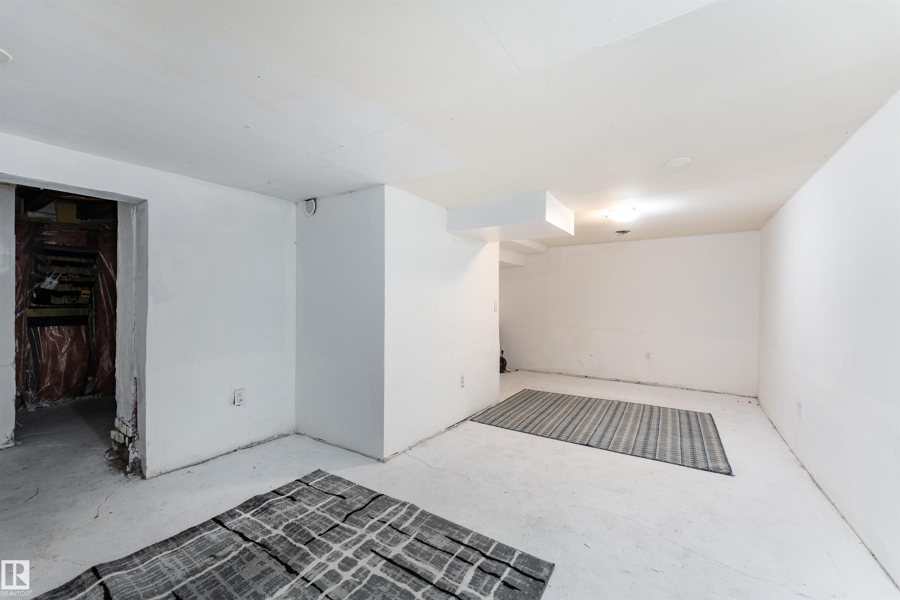 https://zimg.paragon.ice.com/ParagonImages/Property/PM/RAE/225393949/23/0/0/da6d5e526839383a9bcc2e581aa0b57d/1/5d70e85de7c93f2c105e9f71a1d505ab/225393949-8FCE9DD0-320E-47F8-A802-386473D1A6C8.JPG