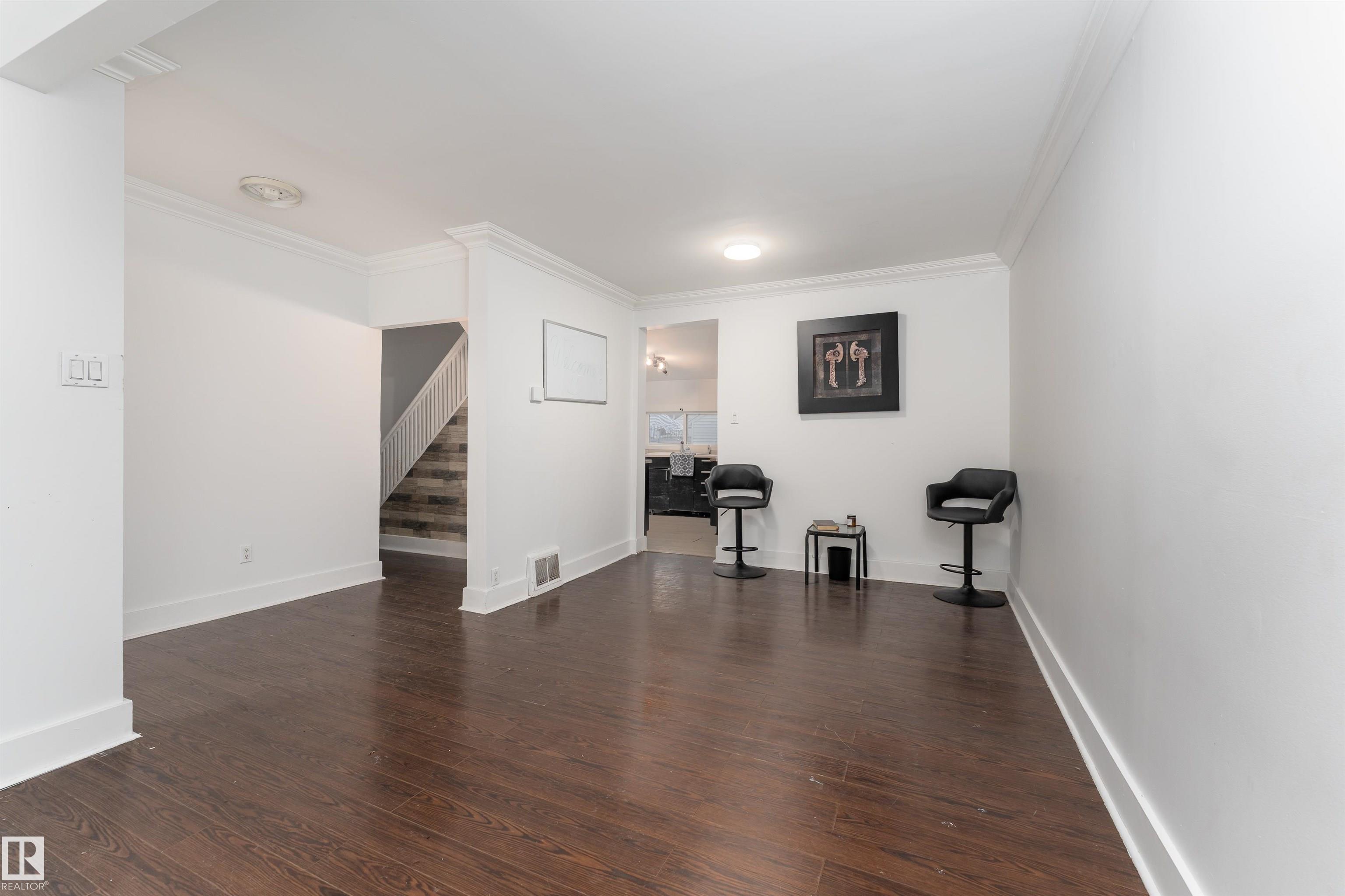https://zimg.paragon.ice.com/ParagonImages/Property/PM/RAE/225393949/6/0/0/f6288ead56a230754484c8af57912c9f/1/5d70e85de7c93f2c105e9f71a1d505ab/225393949-AC3A4D04-3B13-40F8-B0CC-63EDE6F86450.JPG