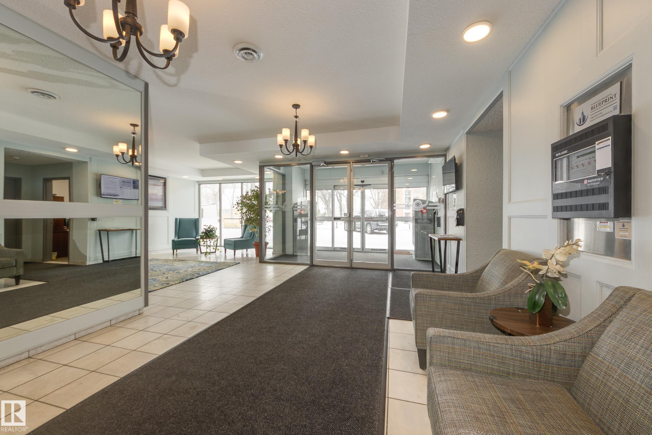 702 - 11307 99 Avenue NW, Wîhkwêntôwin, Edmonton