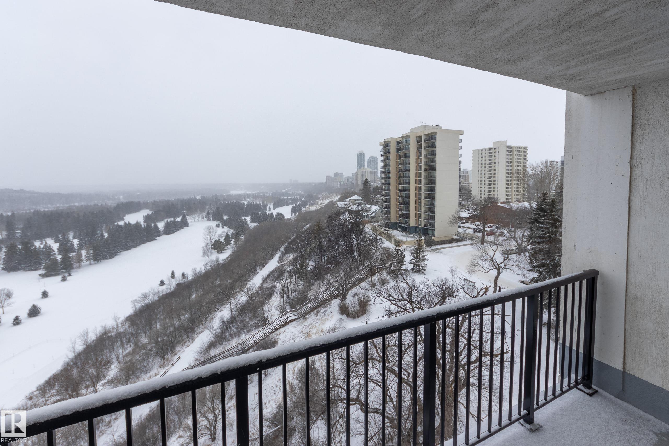 Photo 11 at 702 - 11307 99 Avenue NW, Wîhkwêntôwin, Edmonton