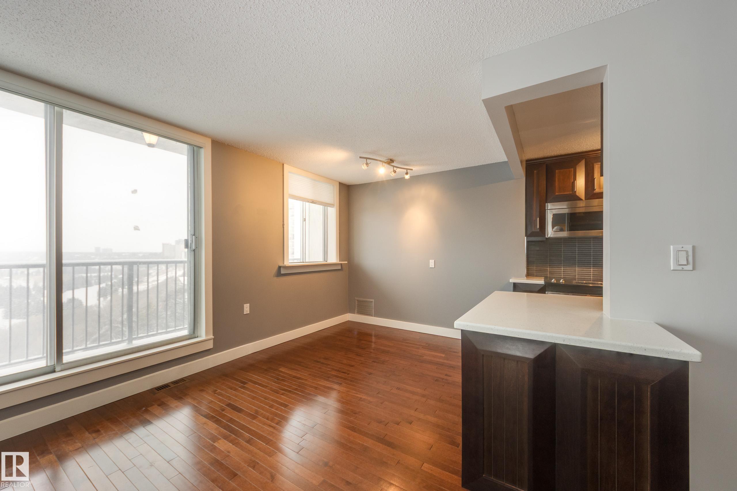 Photo 15 at 702 - 11307 99 Avenue NW, Wîhkwêntôwin, Edmonton