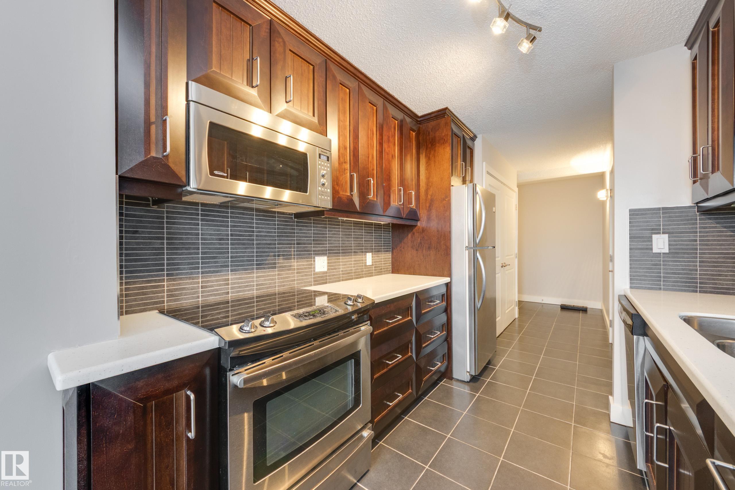 Photo 18 at 702 - 11307 99 Avenue NW, Wîhkwêntôwin, Edmonton