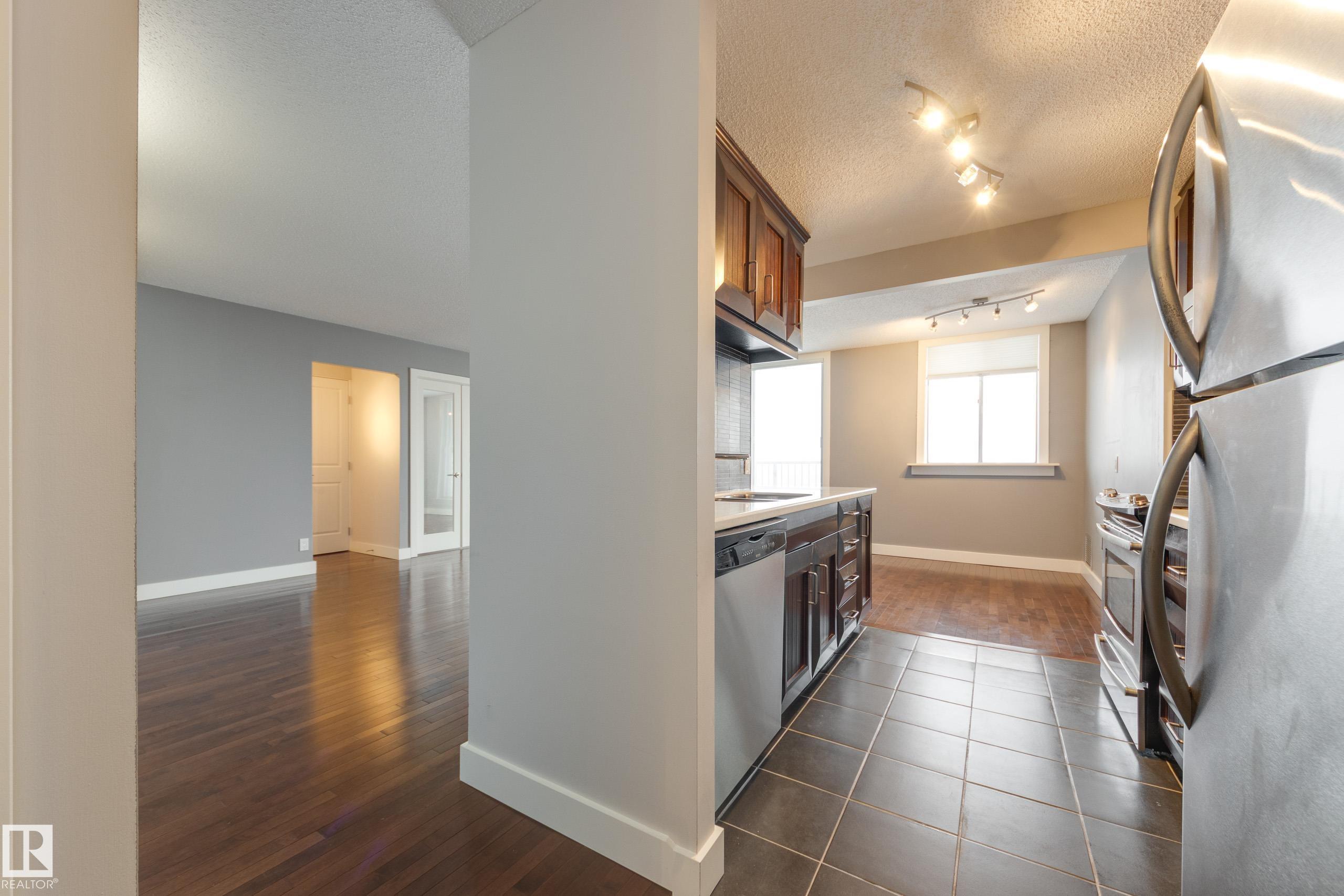 702 - 11307 99 Avenue NW, Wîhkwêntôwin, Edmonton