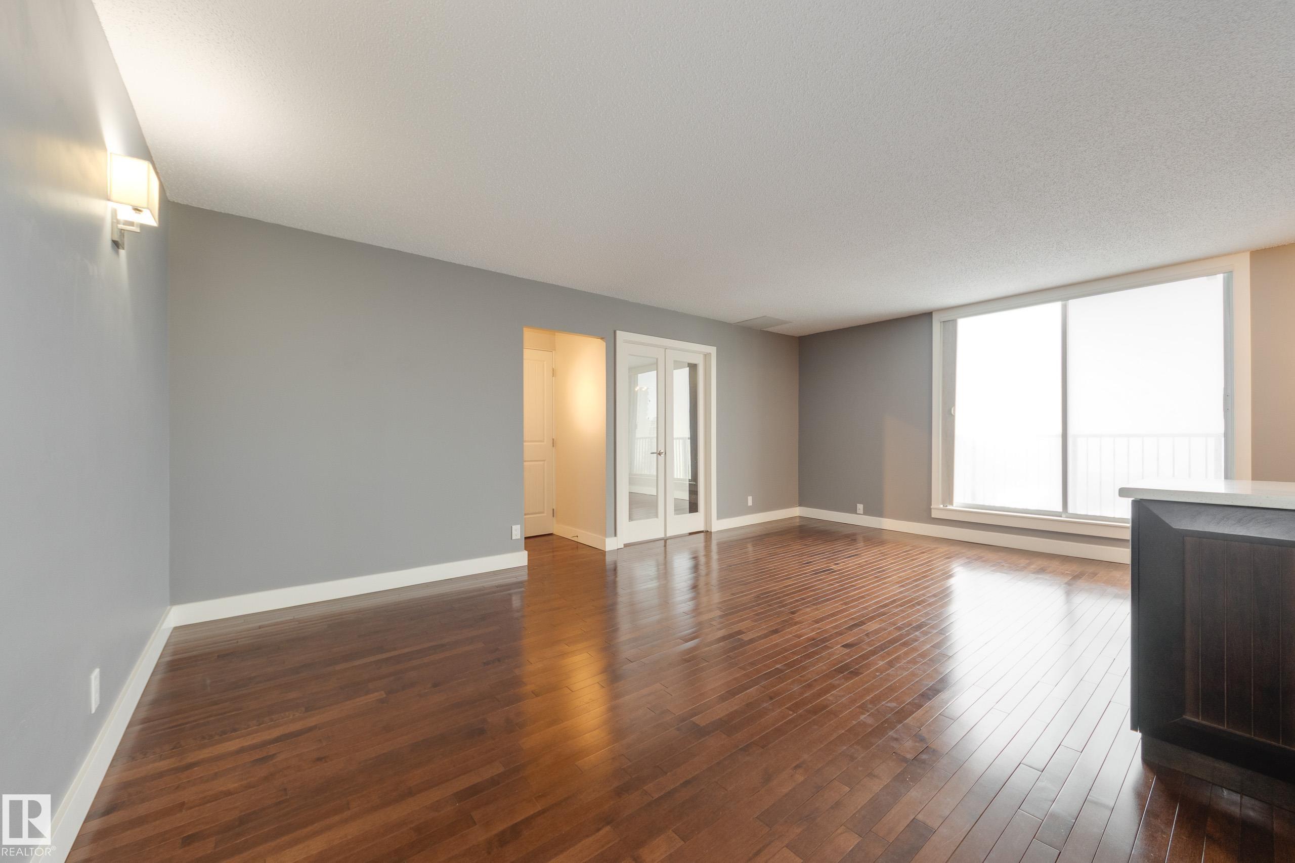 Photo 6 at 702 - 11307 99 Avenue NW, Wîhkwêntôwin, Edmonton