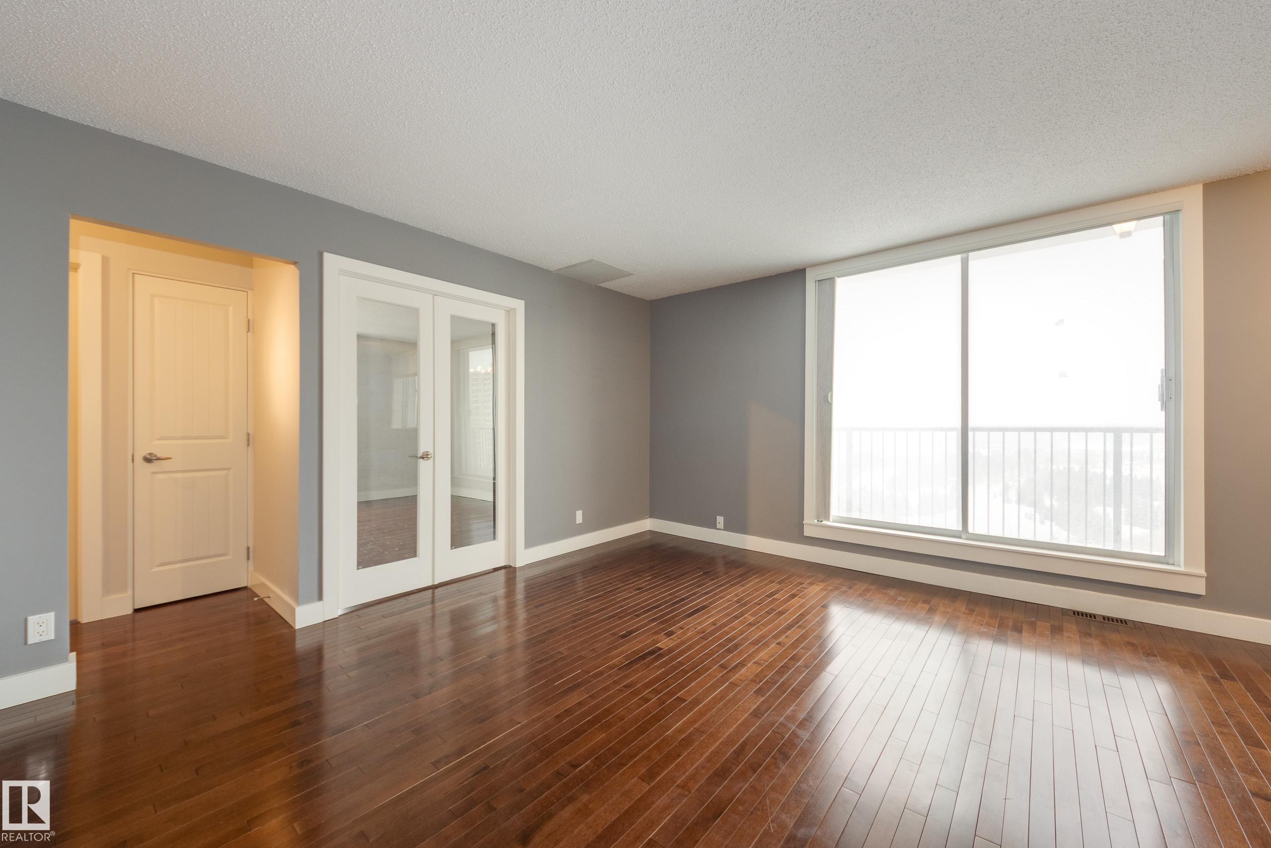 Photo 9 at 702 - 11307 99 Avenue NW, Wîhkwêntôwin, Edmonton