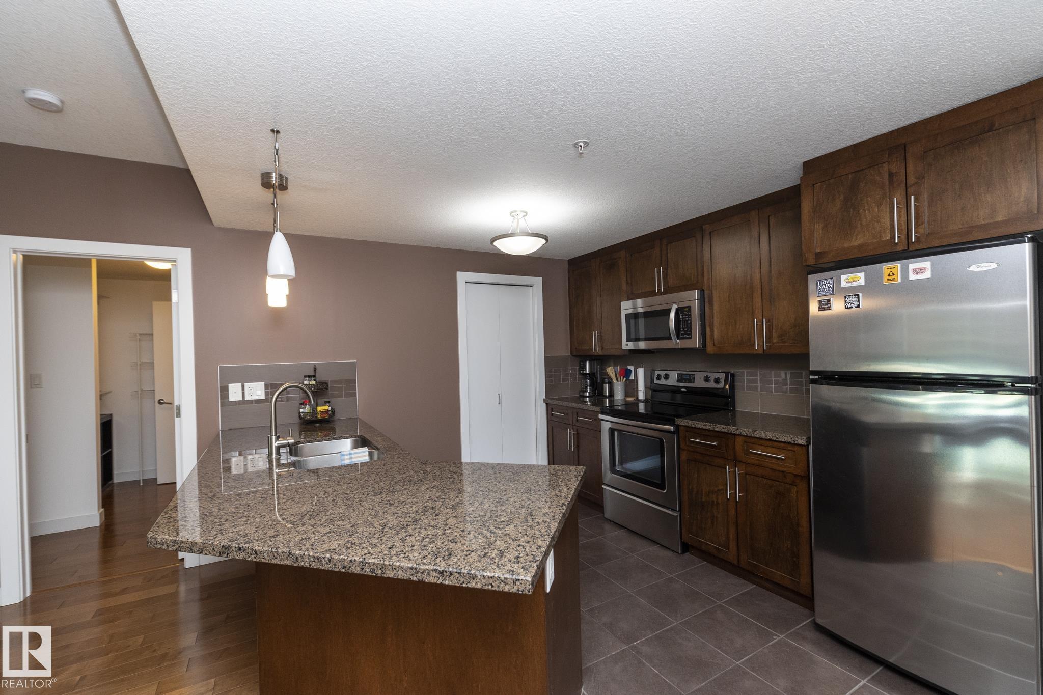 Photo 6 at 707 - 10055 118 Street NW, Wîhkwêntôwin, Edmonton