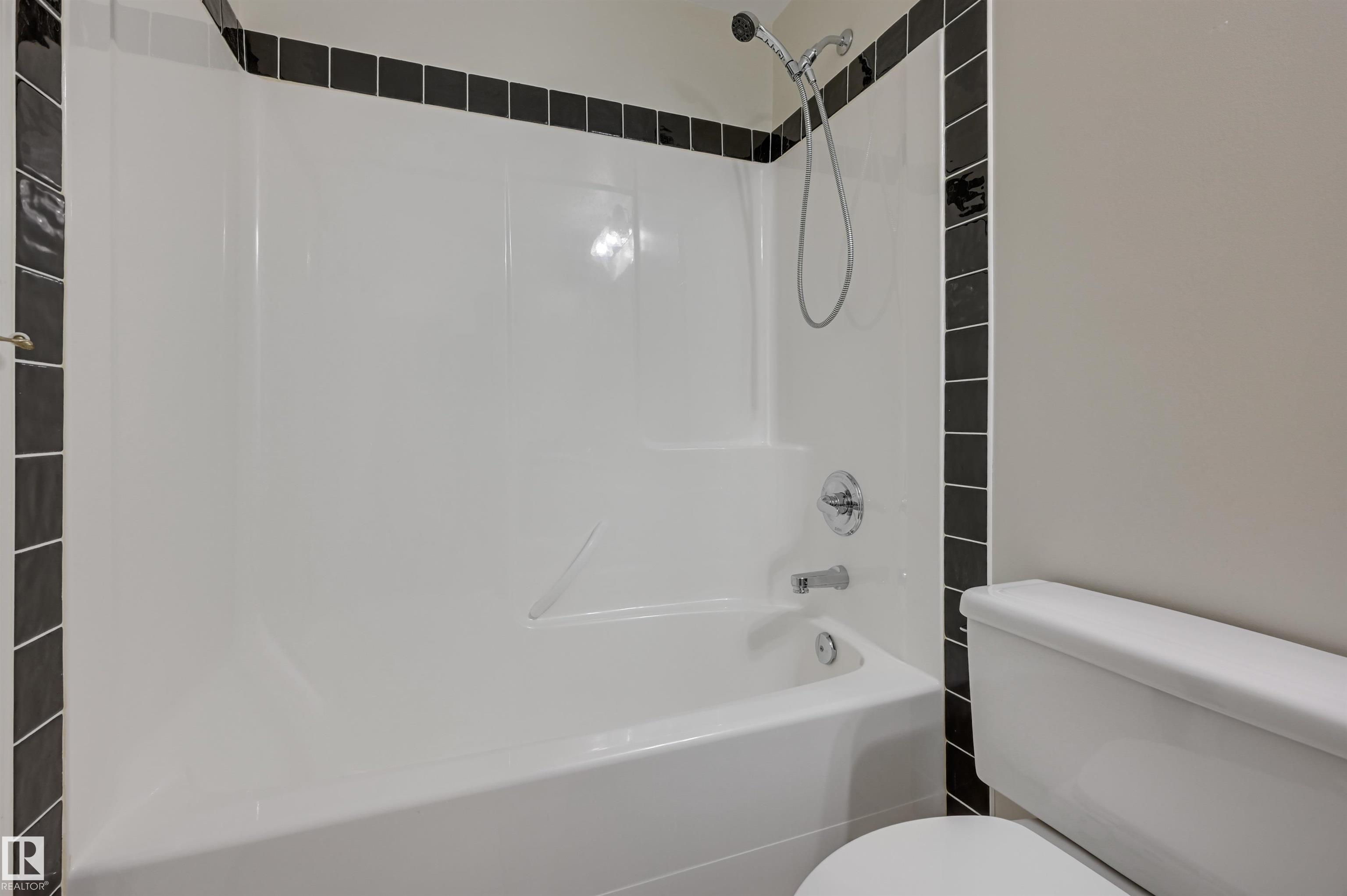 https://zimg.paragon.ice.com/ParagonImages/Property/PM/RAE/225393972/32/0/0/91c794bad138f66f71720f12d6ff0b8f/1/b0e6911199bfd8bd036613f3101aab75/225393972-55d37754-6d1e-4b4d-9519-4d3e943f36de.JPG