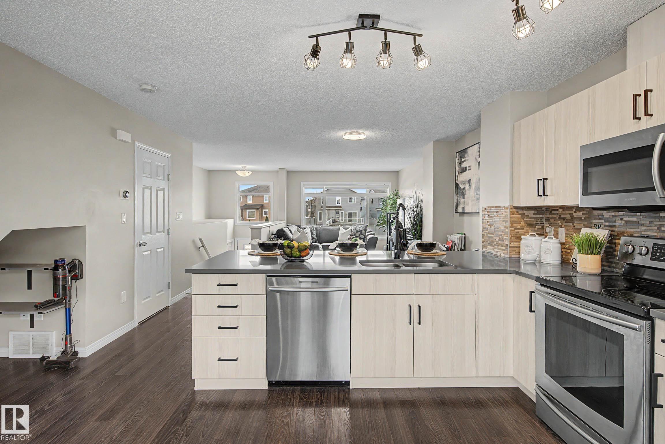 Photo 8 at 51 - 7503 Getty Gate NW, Granville, Edmonton