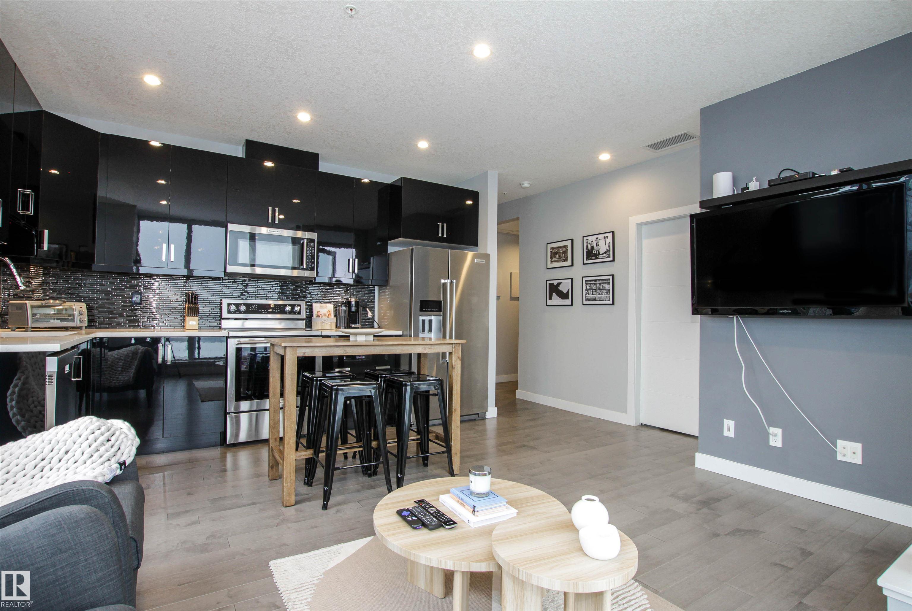 2003 - 10238 103 Street NW, Downtown, Edmonton