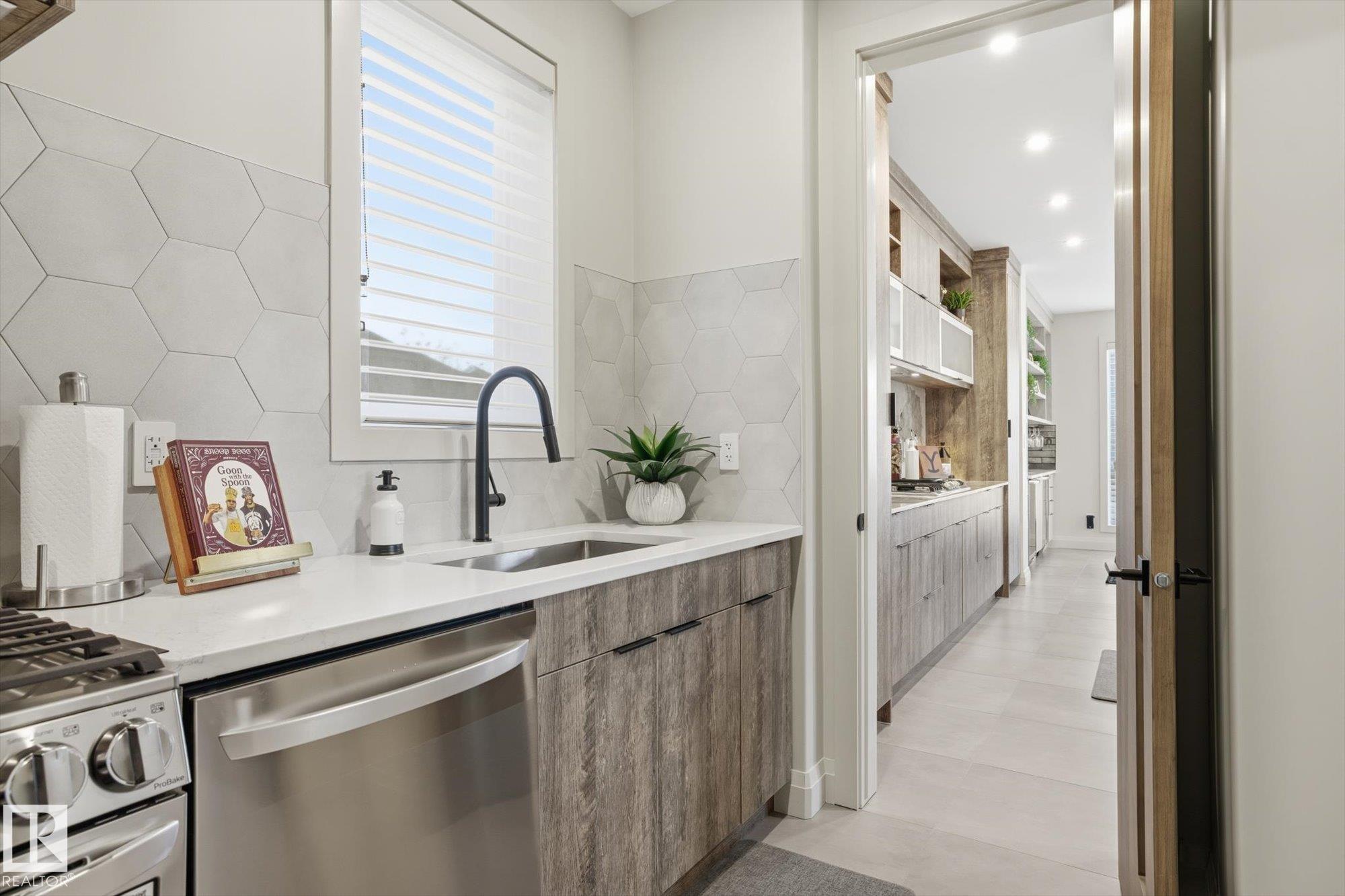 Photo 24 at 2503 Cameron Ravine Landing NW, Cameron Heights, Edmonton