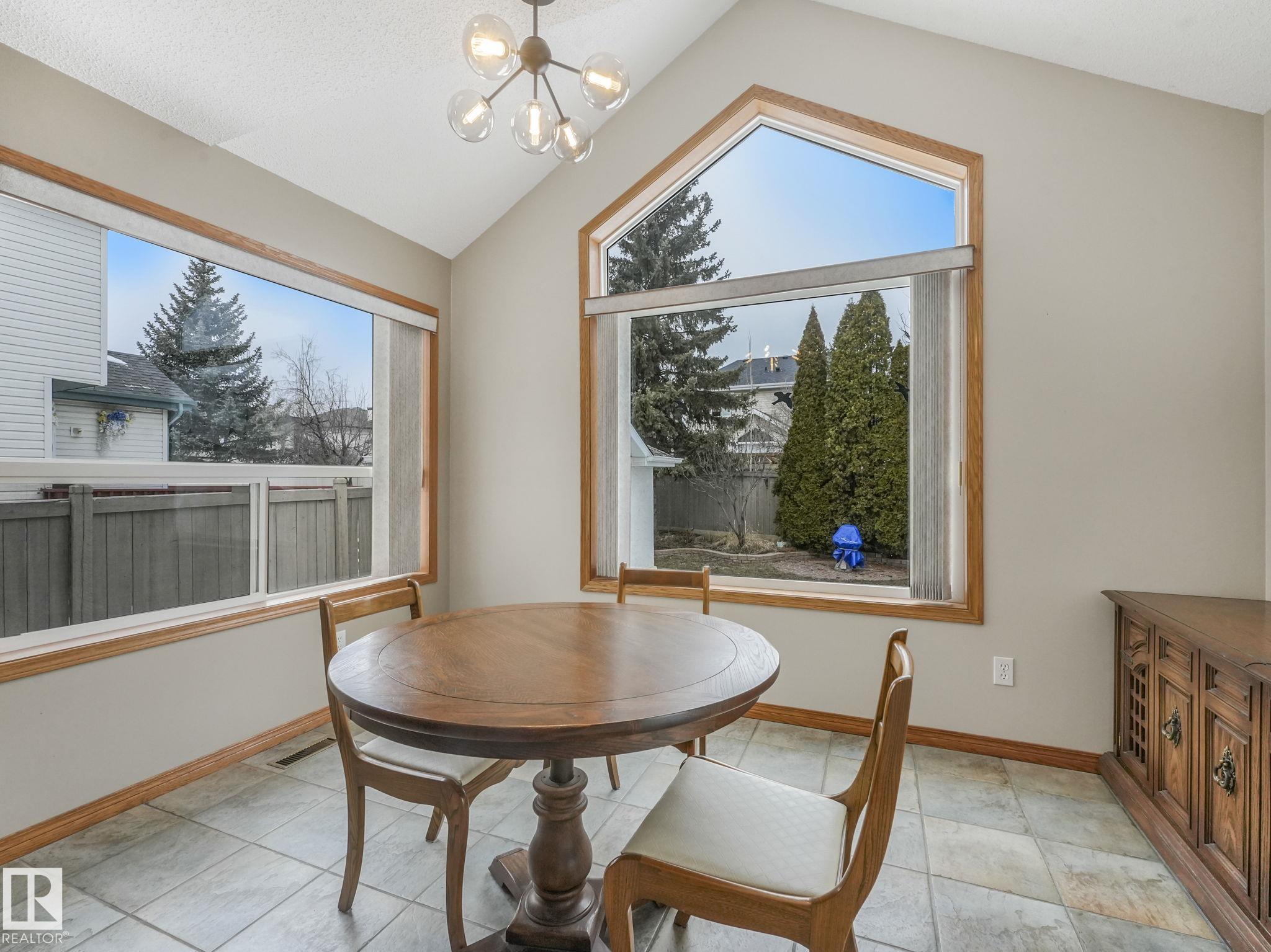 https://zimg.paragon.ice.com/ParagonImages/Property/PM/RAE/225394078/10/0/0/e2e81e92c67b9866fc2f3355638c5f10/1/11921e81bb3f074536a236b0a993da14/225394078-fc9b76bb-446b-406d-8c19-37e09819b5d6.JPG