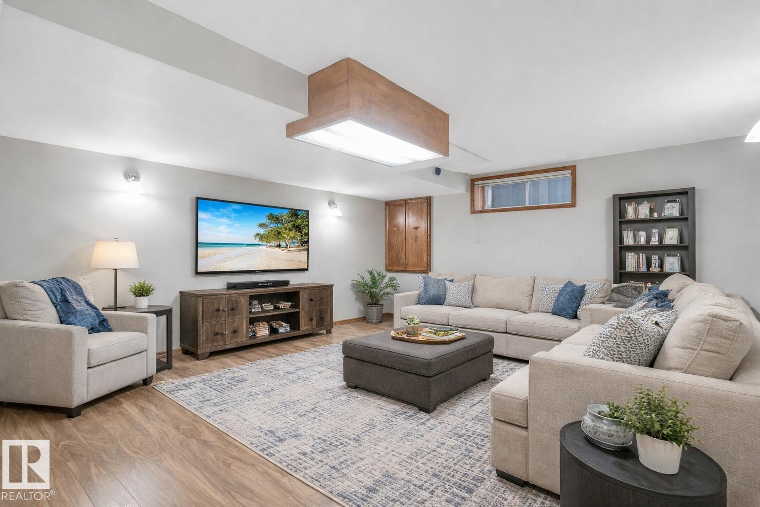 https://zimg.paragon.ice.com/ParagonImages/Property/PM/RAE/225394078/13/0/0/16556d99e0c70e800c8d4a5ec45f3d6a/1/11921e81bb3f074536a236b0a993da14/225394078-7dc153de-60b6-4588-9c48-22f7864462a8.JPG