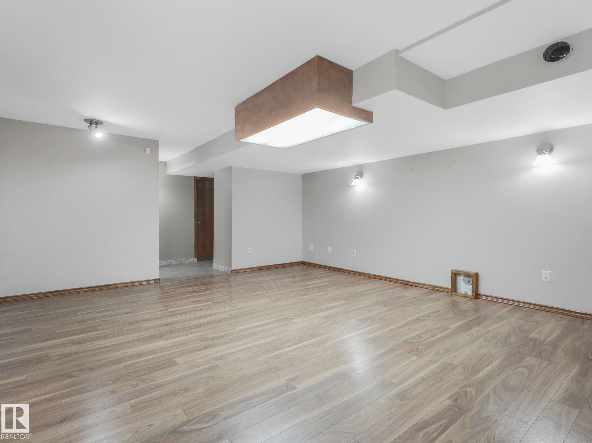 https://zimg.paragon.ice.com/ParagonImages/Property/PM/RAE/225394078/14/0/0/d5da00c84ec38abd445e699df4002ecf/1/11921e81bb3f074536a236b0a993da14/225394078-3615318f-5532-4489-a311-3e8d4a1f211d.JPG