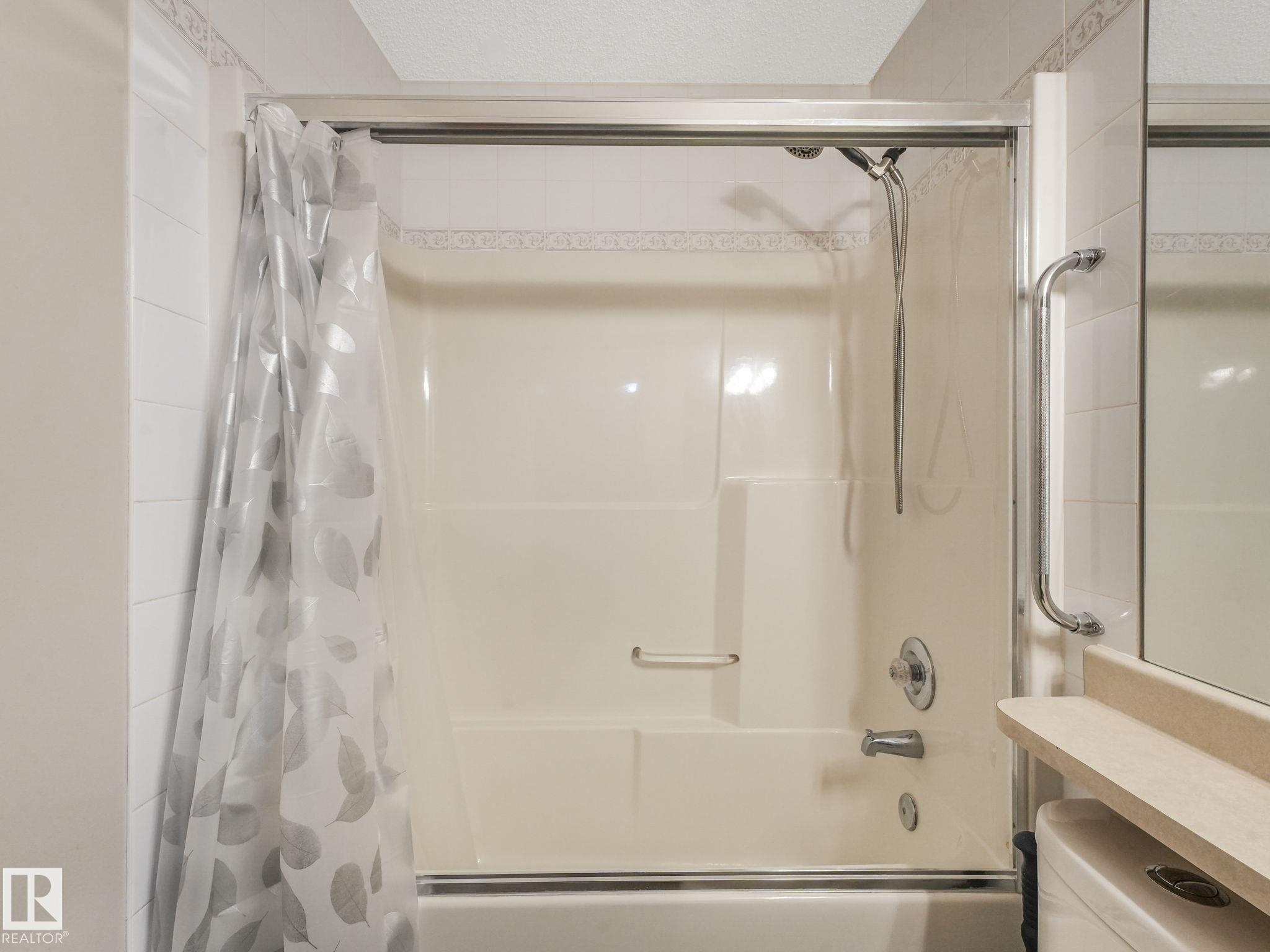 https://zimg.paragon.ice.com/ParagonImages/Property/PM/RAE/225394078/24/0/0/3e1105cdf798db902bb3c381f1345a67/1/11921e81bb3f074536a236b0a993da14/225394078-74fd1f88-ade2-49c4-8e43-5ffce6beaa83.JPG