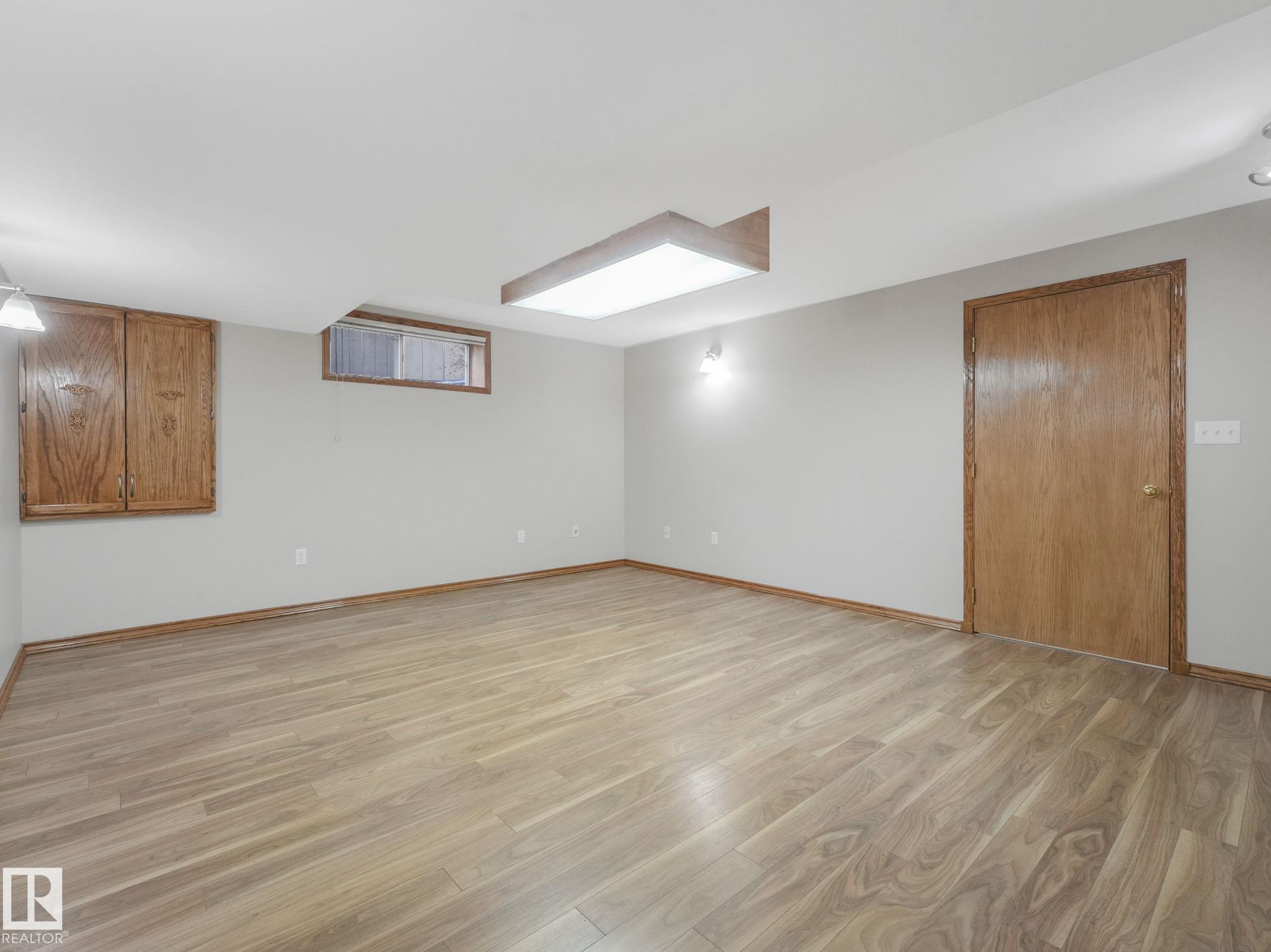 https://zimg.paragon.ice.com/ParagonImages/Property/PM/RAE/225394078/27/0/0/ca27d15c027364e24ac8892bcb08463f/1/11921e81bb3f074536a236b0a993da14/225394078-dca974ca-19d1-40a0-9af7-4672e4ef90d7.JPG