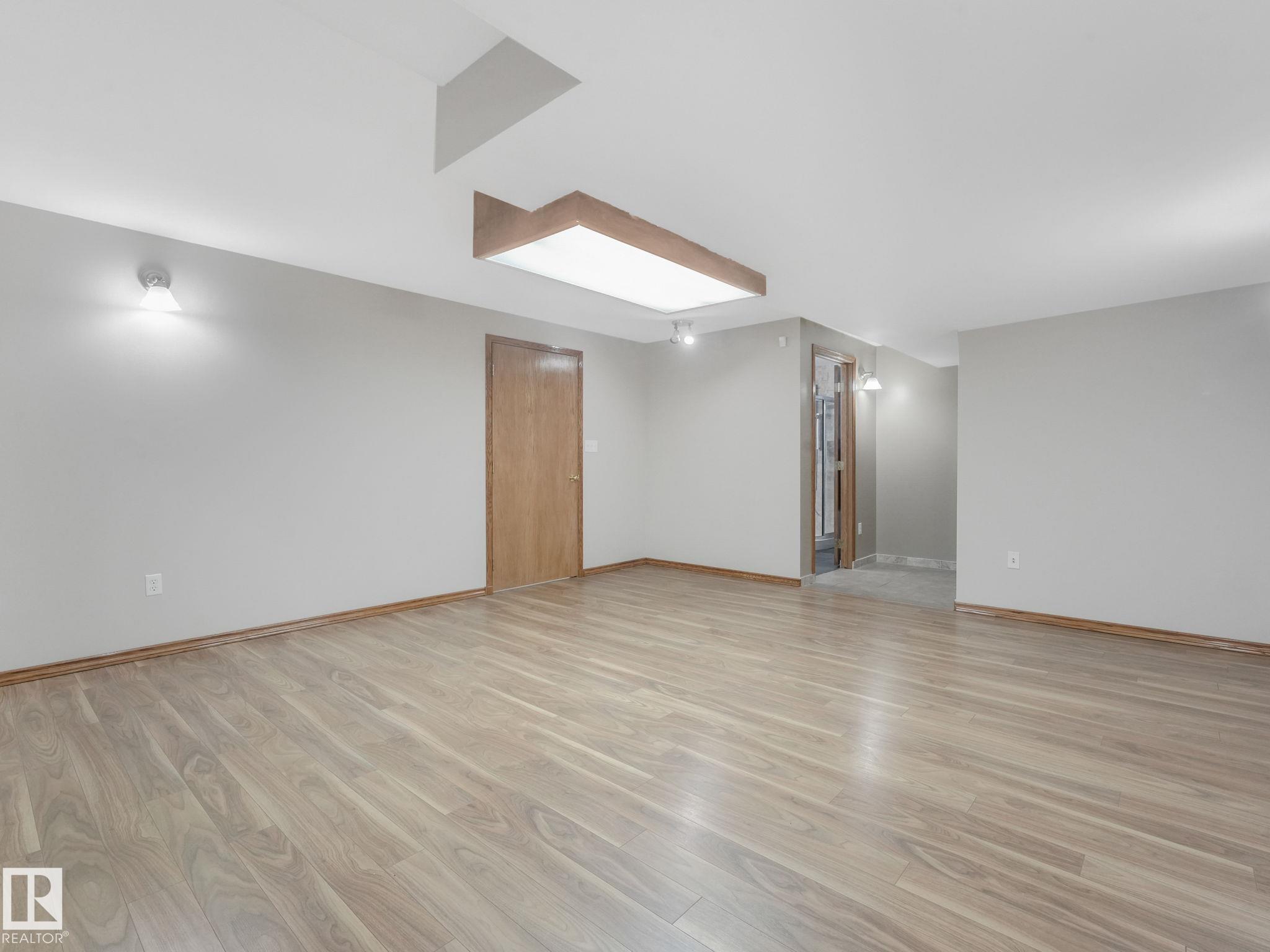 https://zimg.paragon.ice.com/ParagonImages/Property/PM/RAE/225394078/28/0/0/eef0b0d61a1b97b9094020c75b35d916/1/11921e81bb3f074536a236b0a993da14/225394078-8b0e2d68-9078-4c51-8e10-080dee2e230c.JPG
