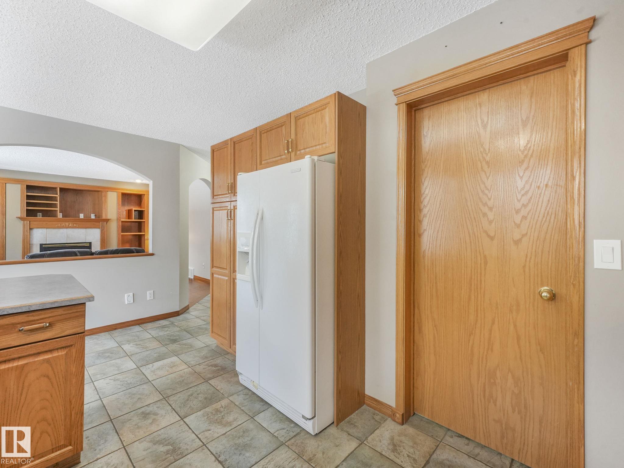 https://zimg.paragon.ice.com/ParagonImages/Property/PM/RAE/225394078/8/0/0/137f9c0d85672f4fa1e7cfe915945001/1/11921e81bb3f074536a236b0a993da14/225394078-d1e0f8c6-b347-49c2-84c2-40654259c467.JPG