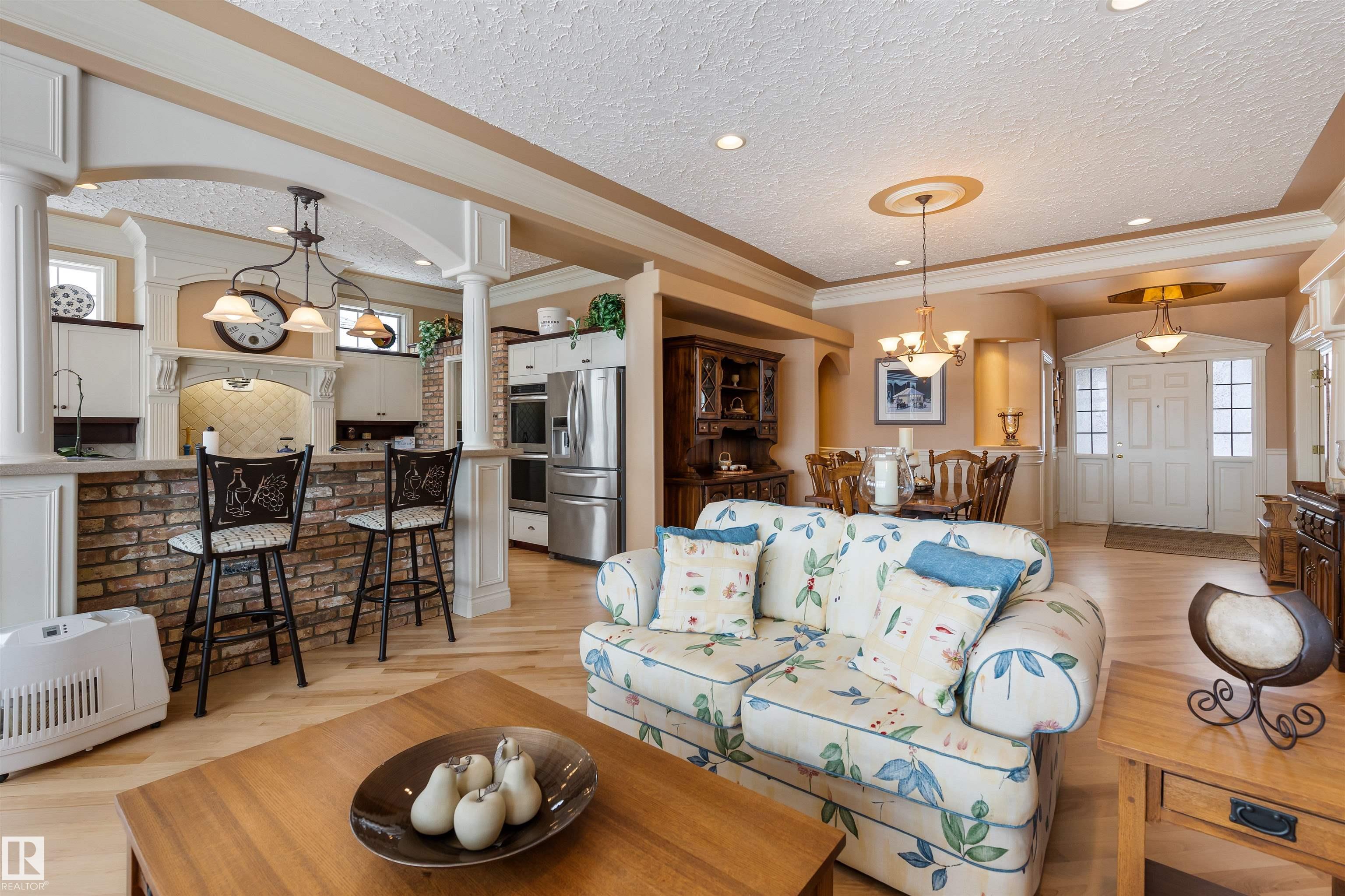 Photo 12 at 4 Placer Close, Pineview, St. Albert