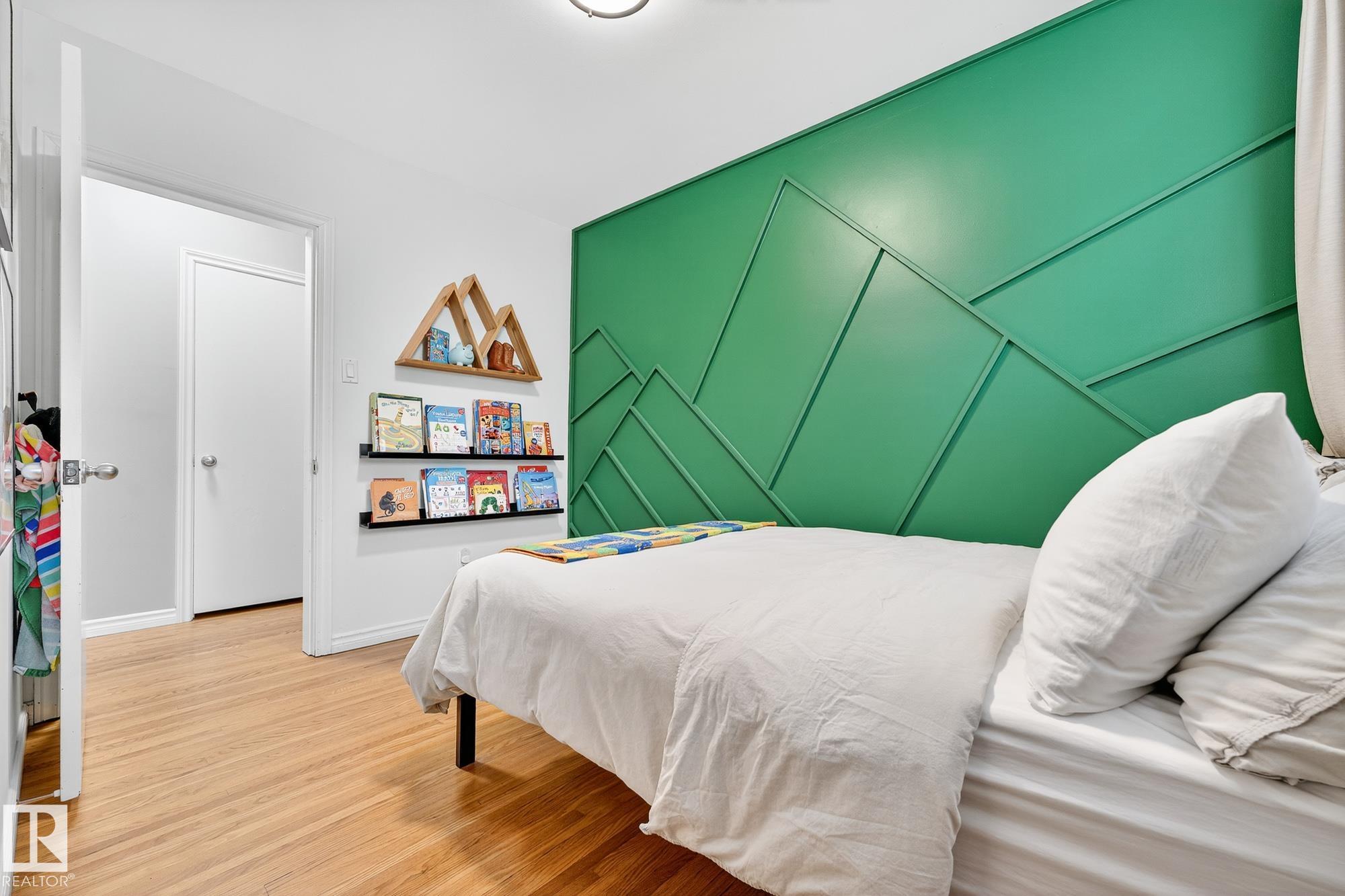 Photo 22 at 15701 92a Avenue NW, Meadowlark Park, Edmonton