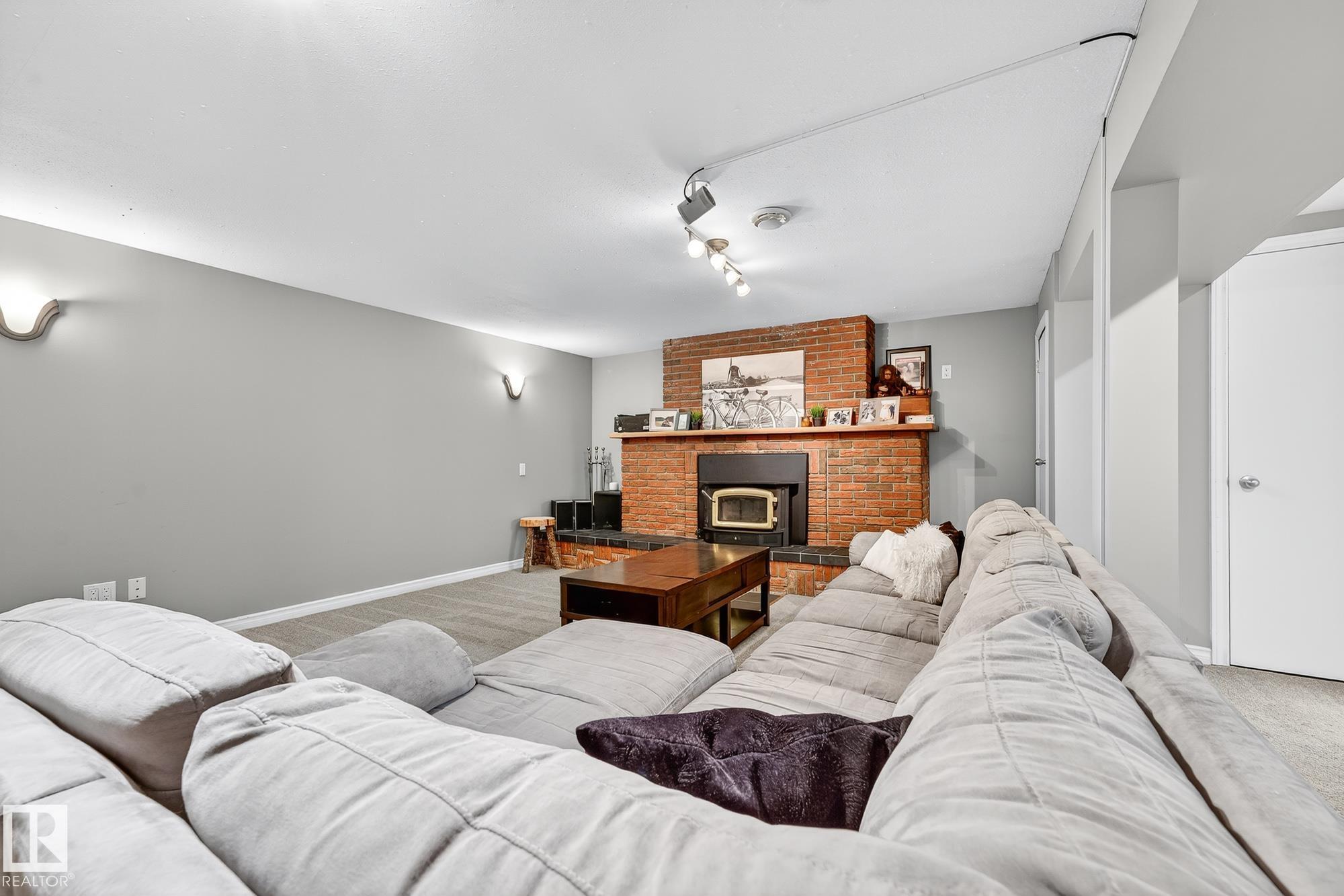 Photo 26 at 15701 92a Avenue NW, Meadowlark Park, Edmonton