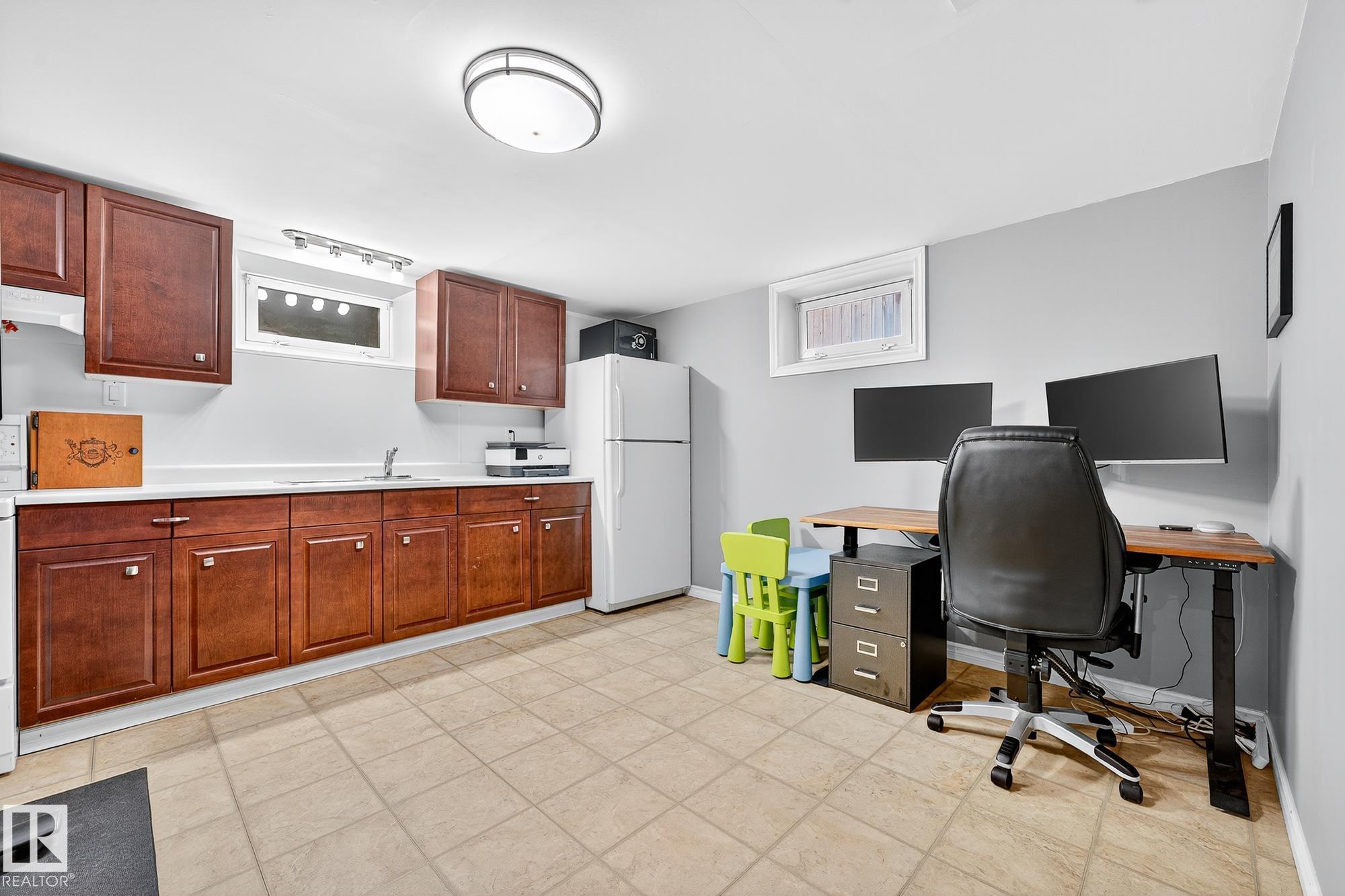 Photo 29 at 15701 92a Avenue NW, Meadowlark Park, Edmonton