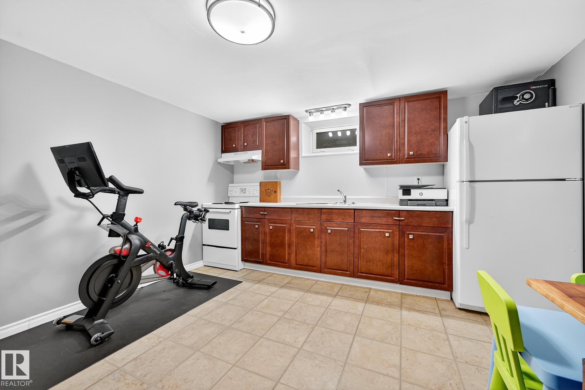 Photo 30 at 15701 92a Avenue NW, Meadowlark Park, Edmonton