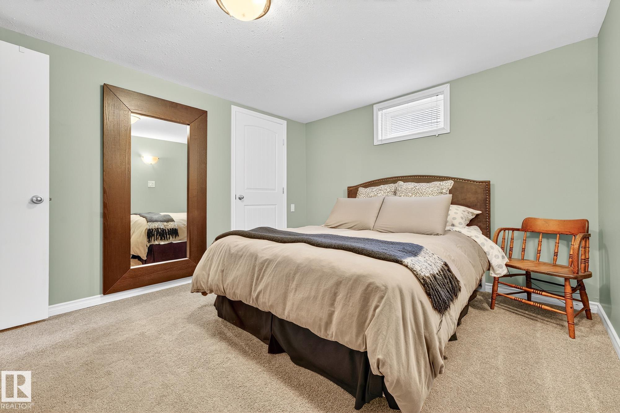 Photo 34 at 15701 92a Avenue NW, Meadowlark Park, Edmonton