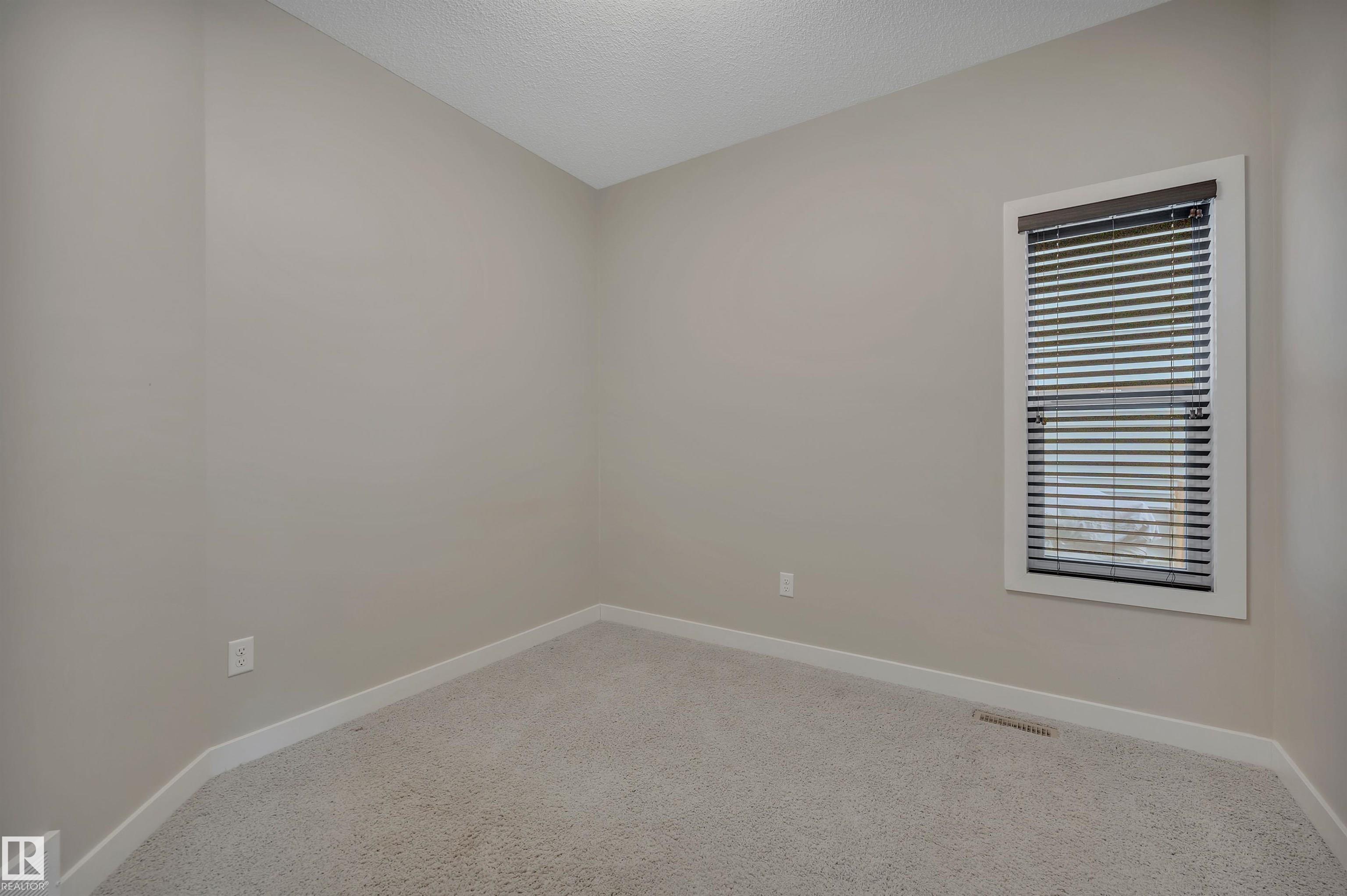 https://zimg.paragon.ice.com/ParagonImages/Property/PM/RAE/225394106/22/0/0/1a032a018d37eb4ba930c4603c6471f1/1/12dc4f622f12b4c2775abf7b24dcbeb9/225394106-e62edda6-4a78-4613-99fe-b4bcee09c670.JPG