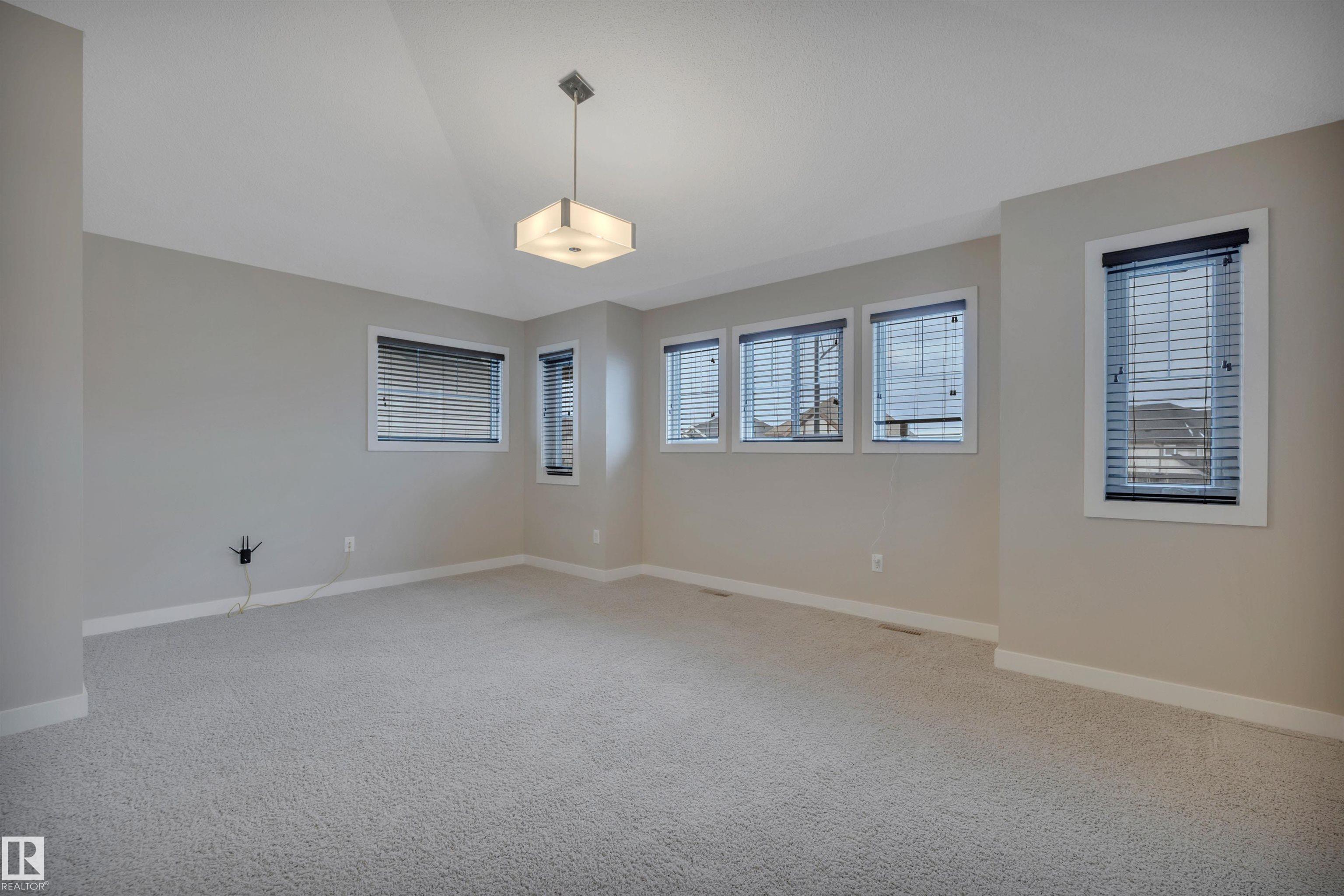 https://zimg.paragon.ice.com/ParagonImages/Property/PM/RAE/225394106/30/0/0/e3dc25e4856a8040bb4592bf76310a03/1/12dc4f622f12b4c2775abf7b24dcbeb9/225394106-914bc67f-80e2-42f9-8659-b96658c92b04.JPG