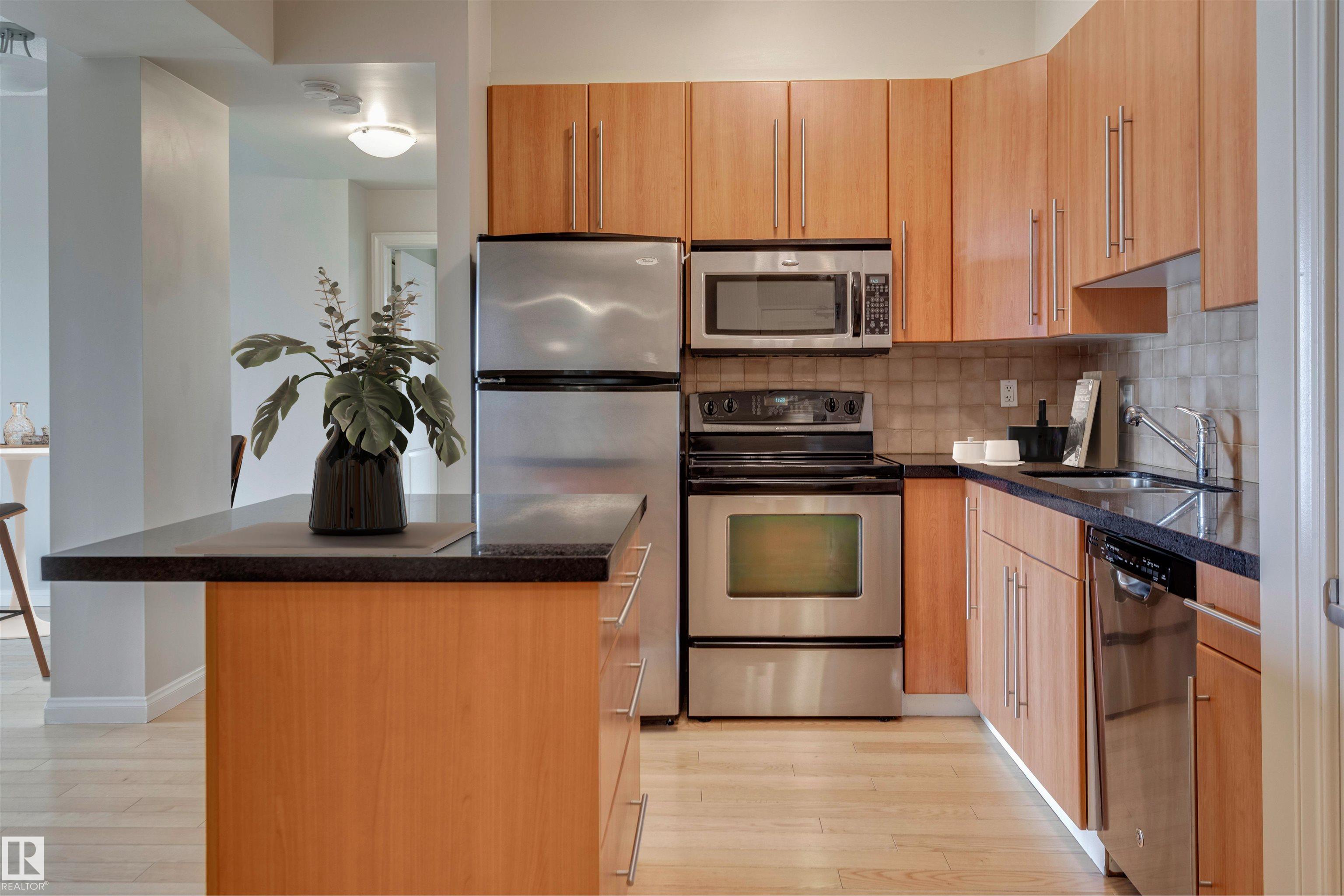 https://zimg.paragon.ice.com/ParagonImages/Property/PM/RAE/225394111/9/0/0/bfe1e85910d80a0410567d6ca7f22b9c/1/6708204fde873f6440084d2b5edbd929/225394111-87ed61b8-c3cc-44e1-9cdd-314bf9e337d7.JPG